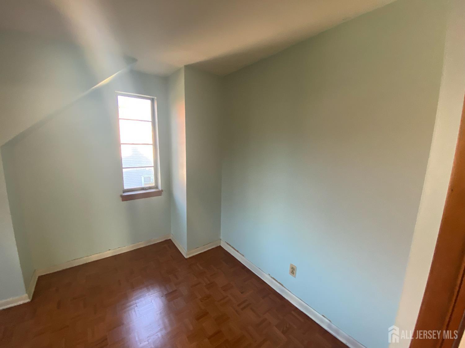 East Brunswick, New Jersey, 08816, United States, 5 Bedrooms Bedrooms, ,2 BathroomsBathrooms,Residential,For Sale,1956516