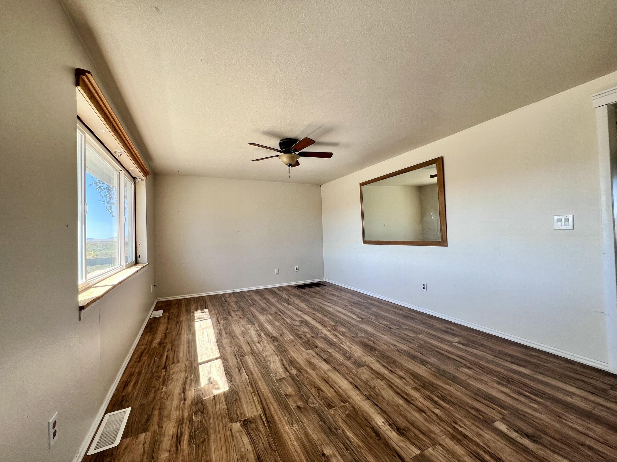 Greenville, Utah, 84731, United States, 5 Bedrooms Bedrooms, ,2 BathroomsBathrooms,Residential,For Sale,1978294