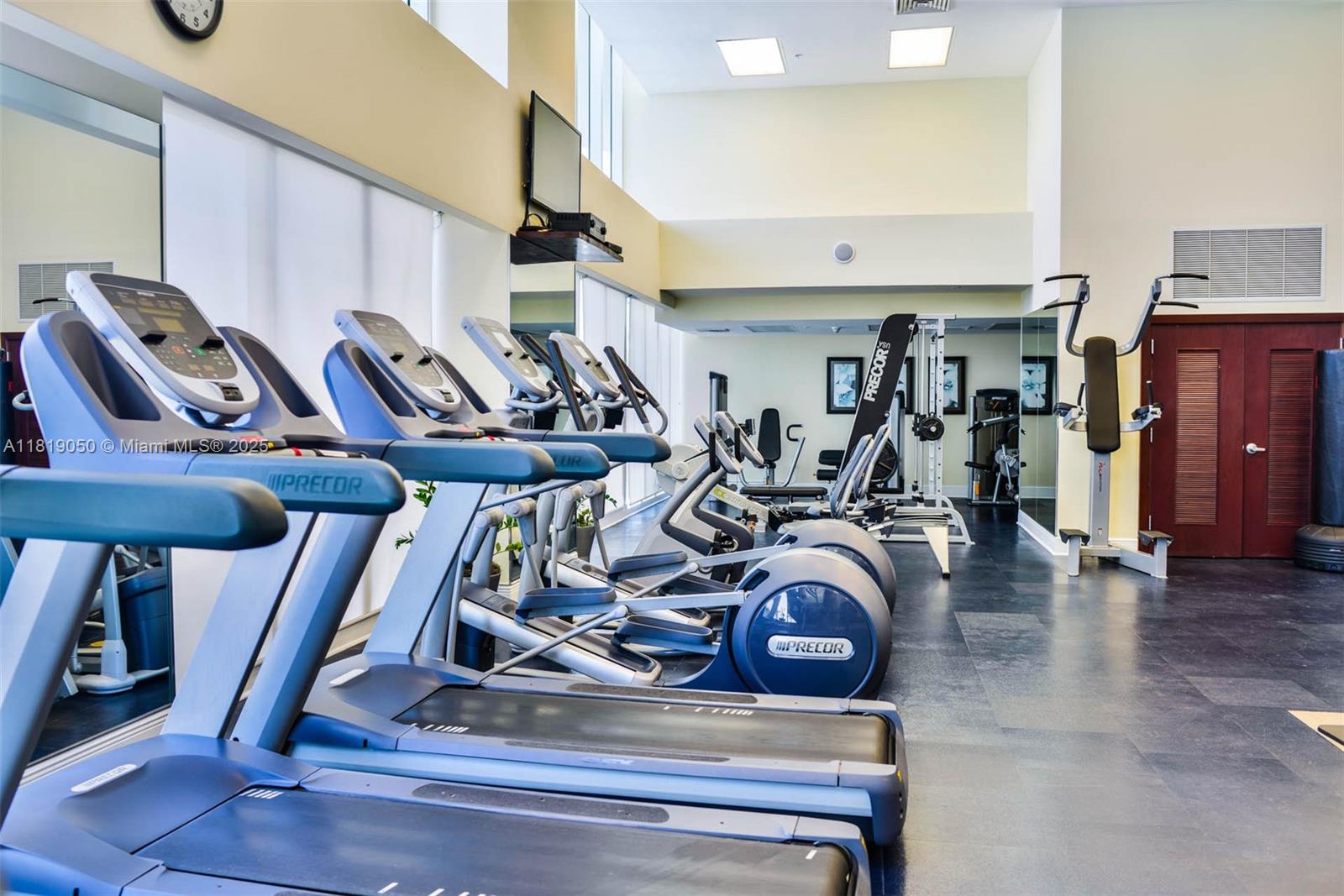 Sunny Isles Beach, Florida, 33160, United States, 2 Bedrooms Bedrooms, ,2 BathroomsBathrooms,Residential,For Sale,1991948