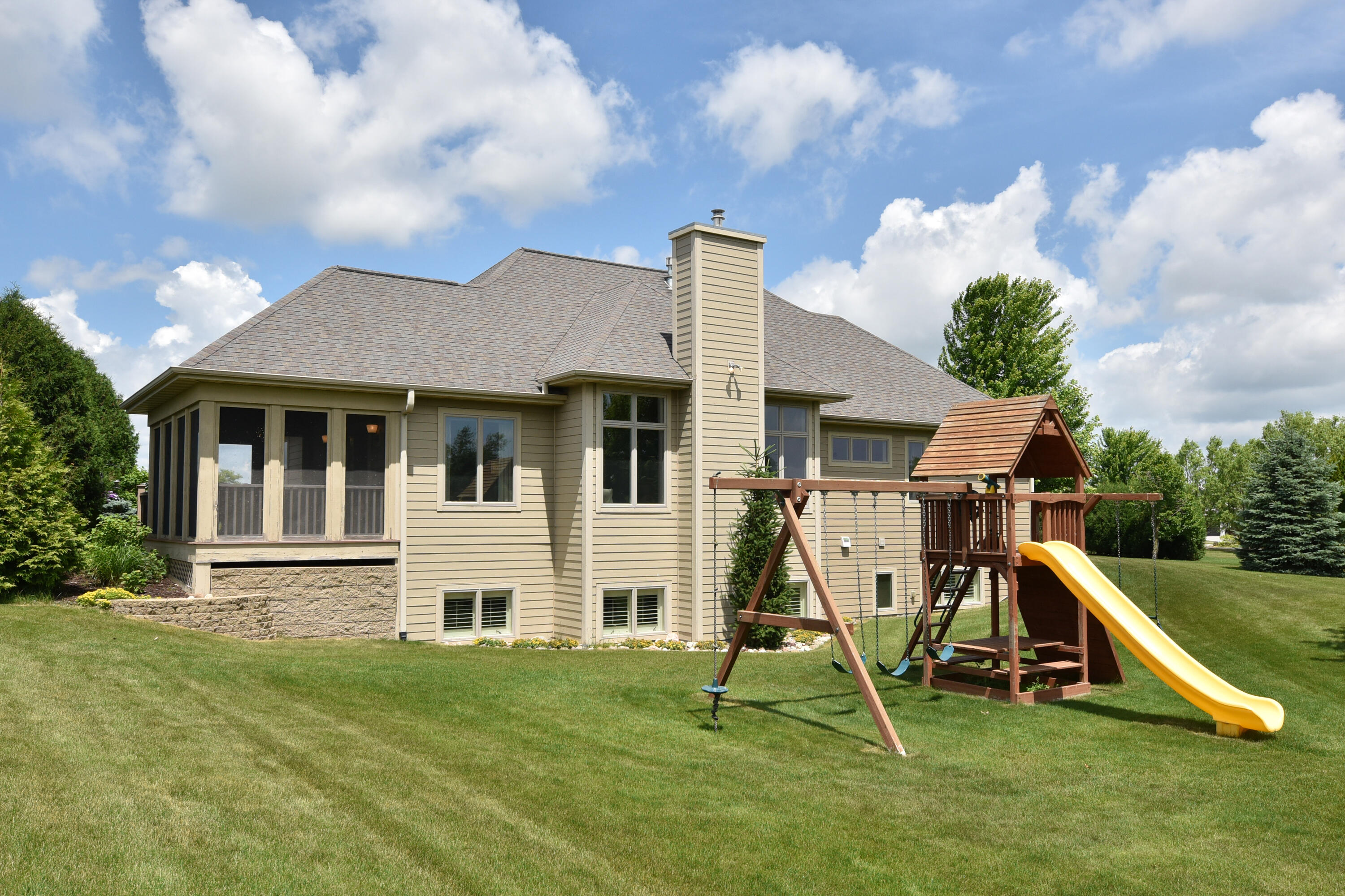 Cedar Grove, Wisconsin, 53013, United States, 3 Bedrooms Bedrooms, ,3 BathroomsBathrooms,Residential,For Sale,1967811