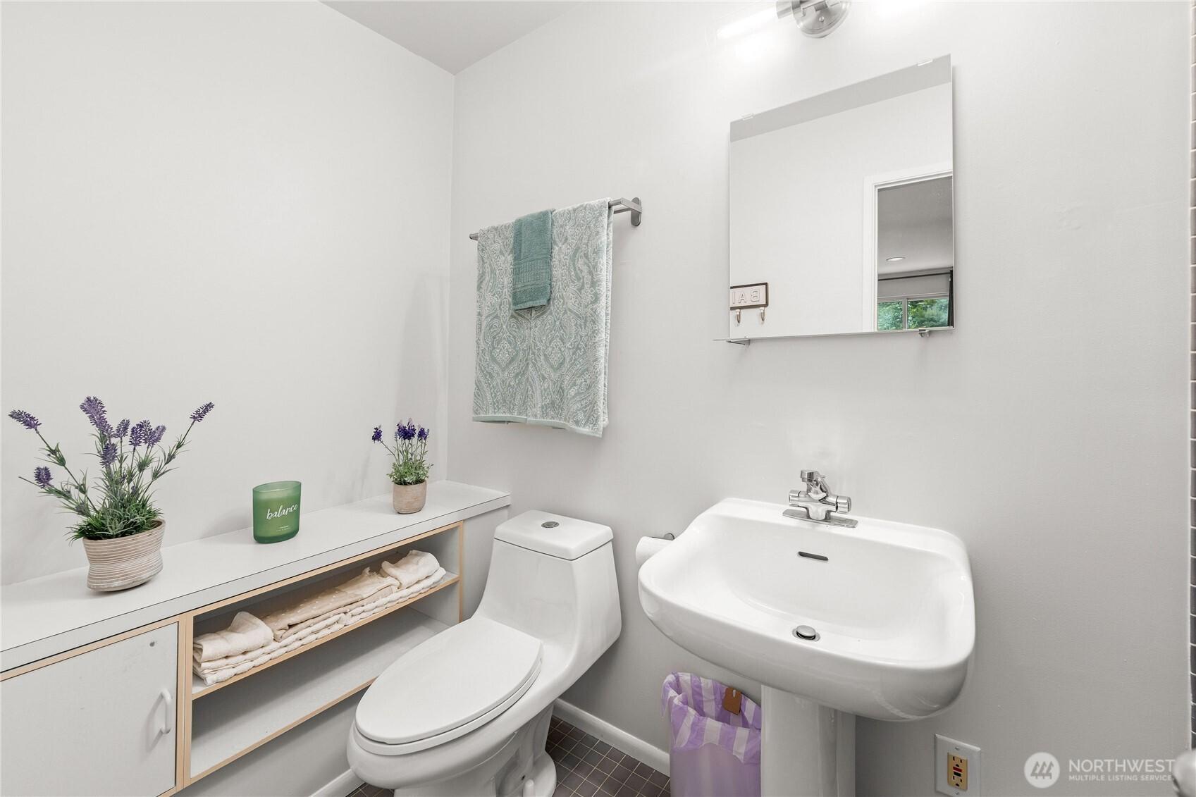 SEATTLE, Washington, 98146, United States, 2 Bedrooms Bedrooms, ,2 BathroomsBathrooms,Residential,For Sale,1875636