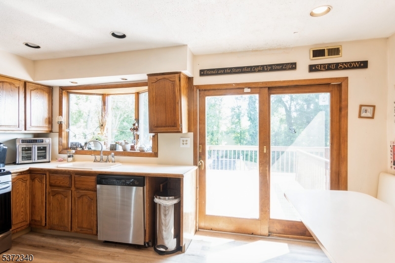 Mountainside Boro, New Jersey, 07092, United States, 5 Bedrooms Bedrooms, ,3 BathroomsBathrooms,Residential,For Sale,1901870