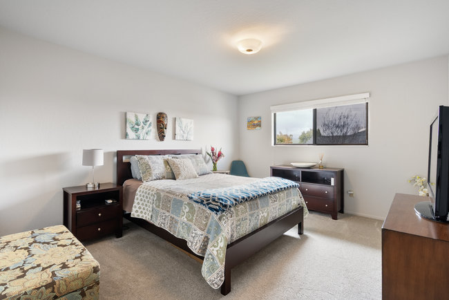 Hollister, California, 95023, United States, 3 Bedrooms Bedrooms, ,2 BathroomsBathrooms,Residential,For Sale,1882231