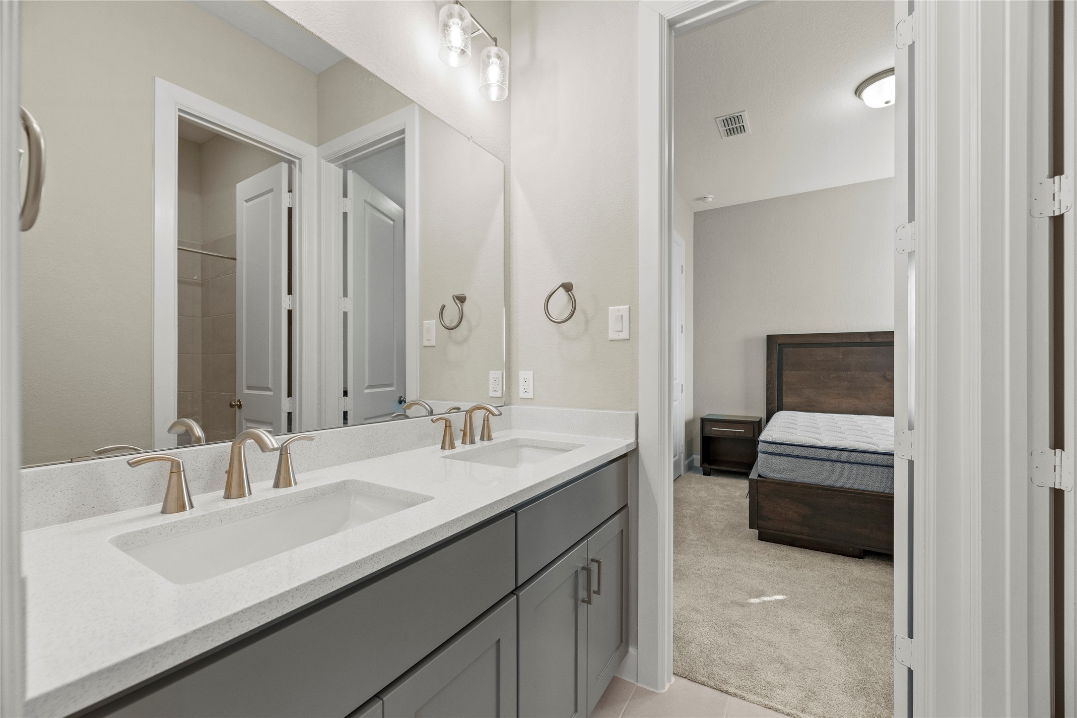 Katy, Texas, 77493, United States, 4 Bedrooms Bedrooms, ,3 BathroomsBathrooms,Residential,For Sale,1988106