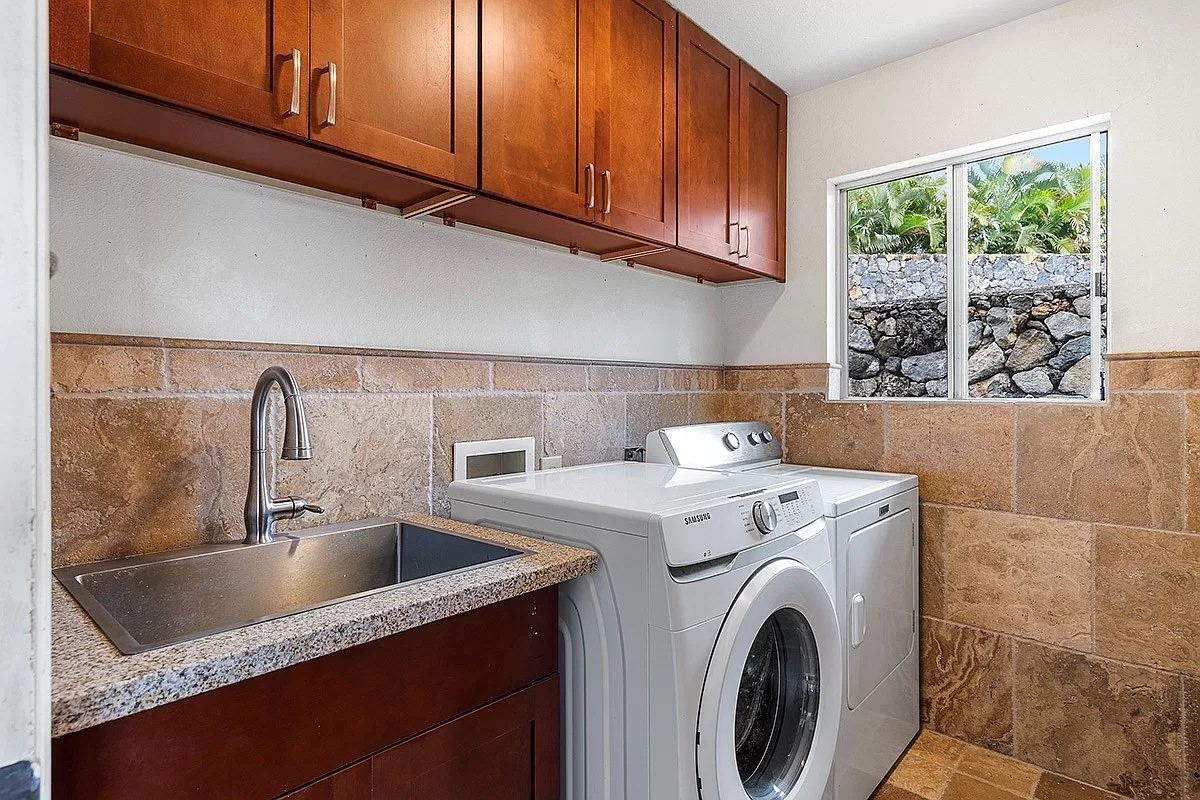 Kailua-Kona, Hawaii, 96740, United States, 3 Bedrooms Bedrooms, ,2 BathroomsBathrooms,Residential,For Sale,1950815