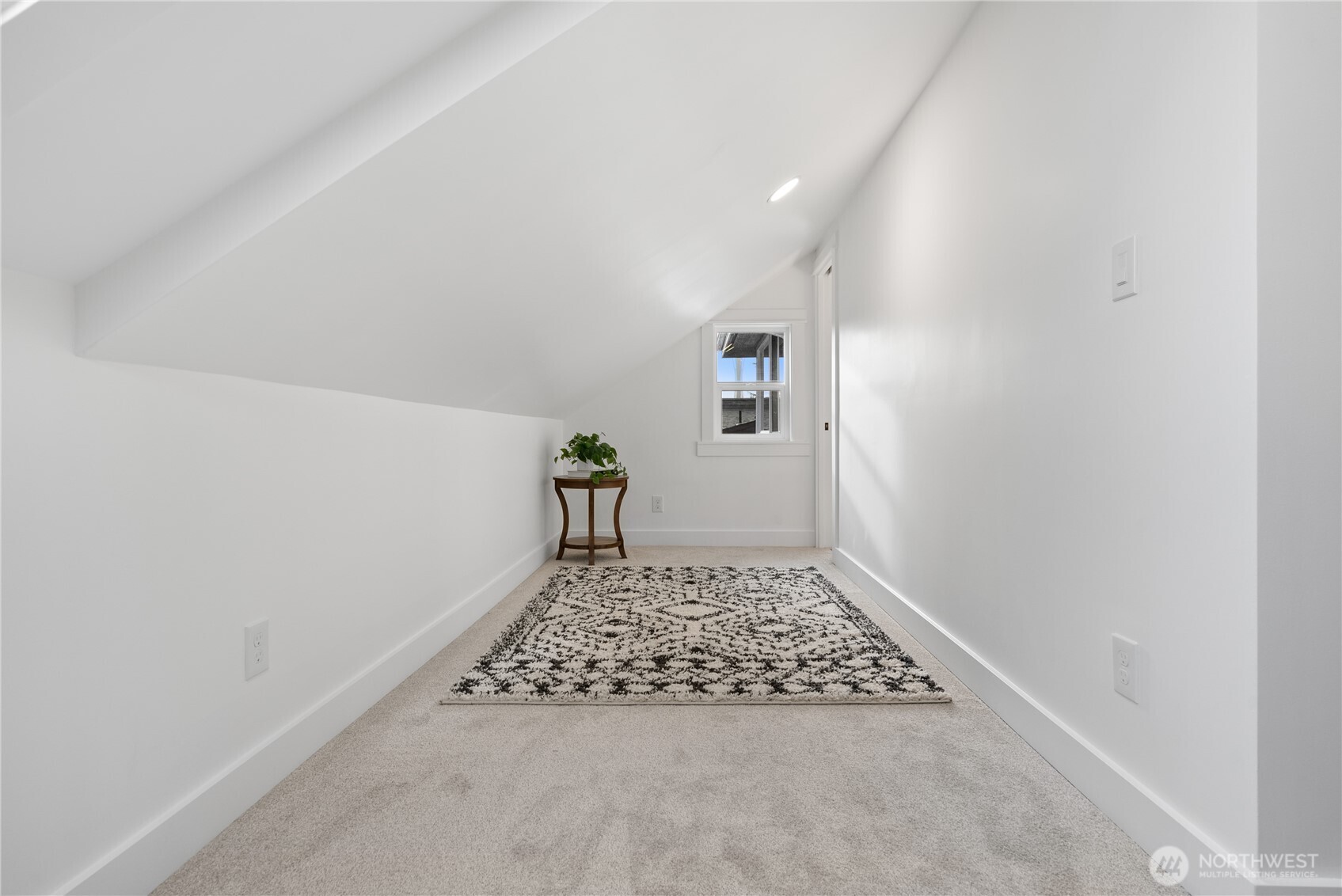 Seattle, Washington, 98109, United States, 3 Bedrooms Bedrooms, ,1 BathroomBathrooms,Residential,For Sale,1999766