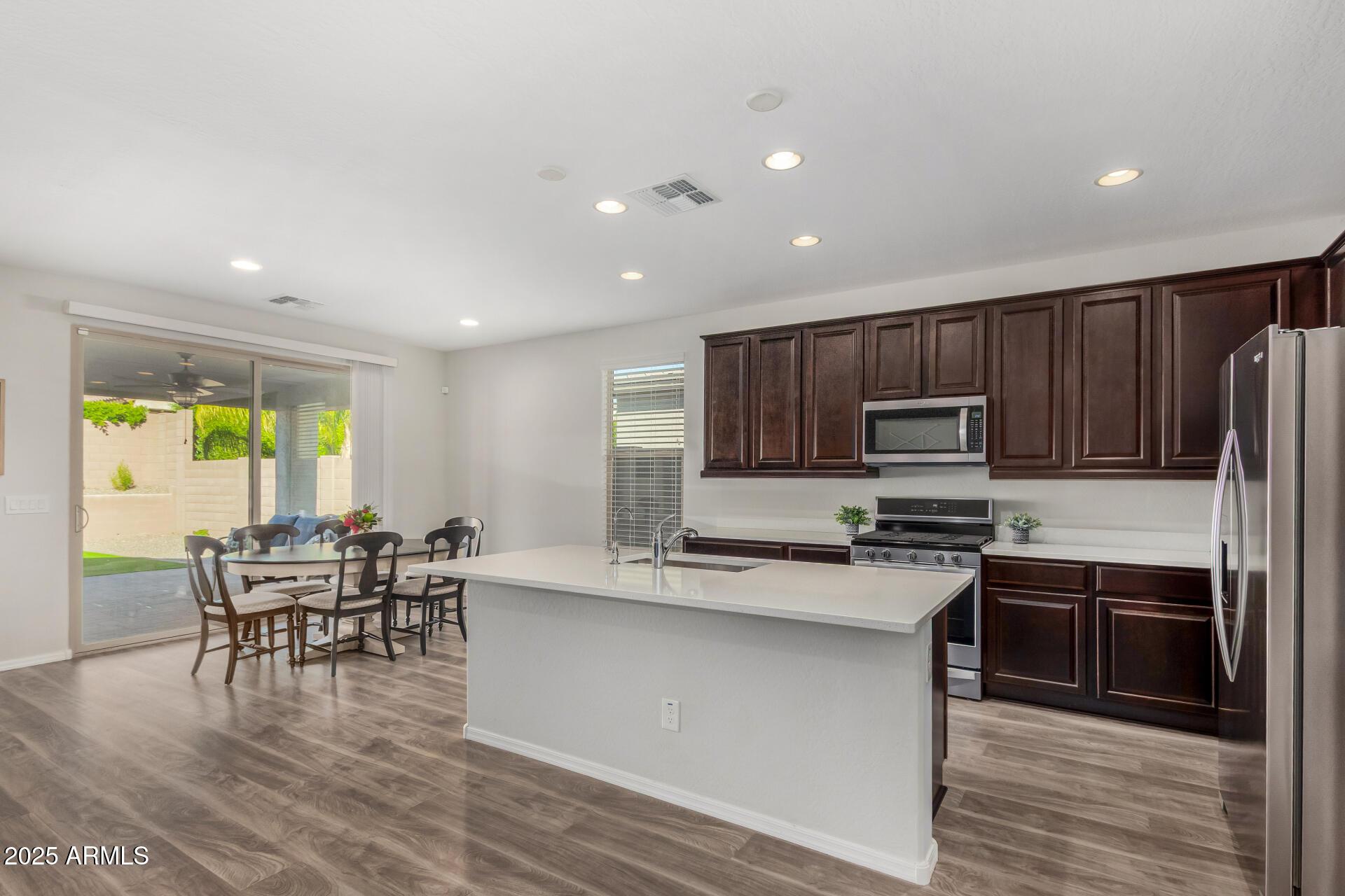 Peoria, Arizona, 85383, United States, 3 Bedrooms Bedrooms, ,4 BathroomsBathrooms,Residential,For Sale,2002480