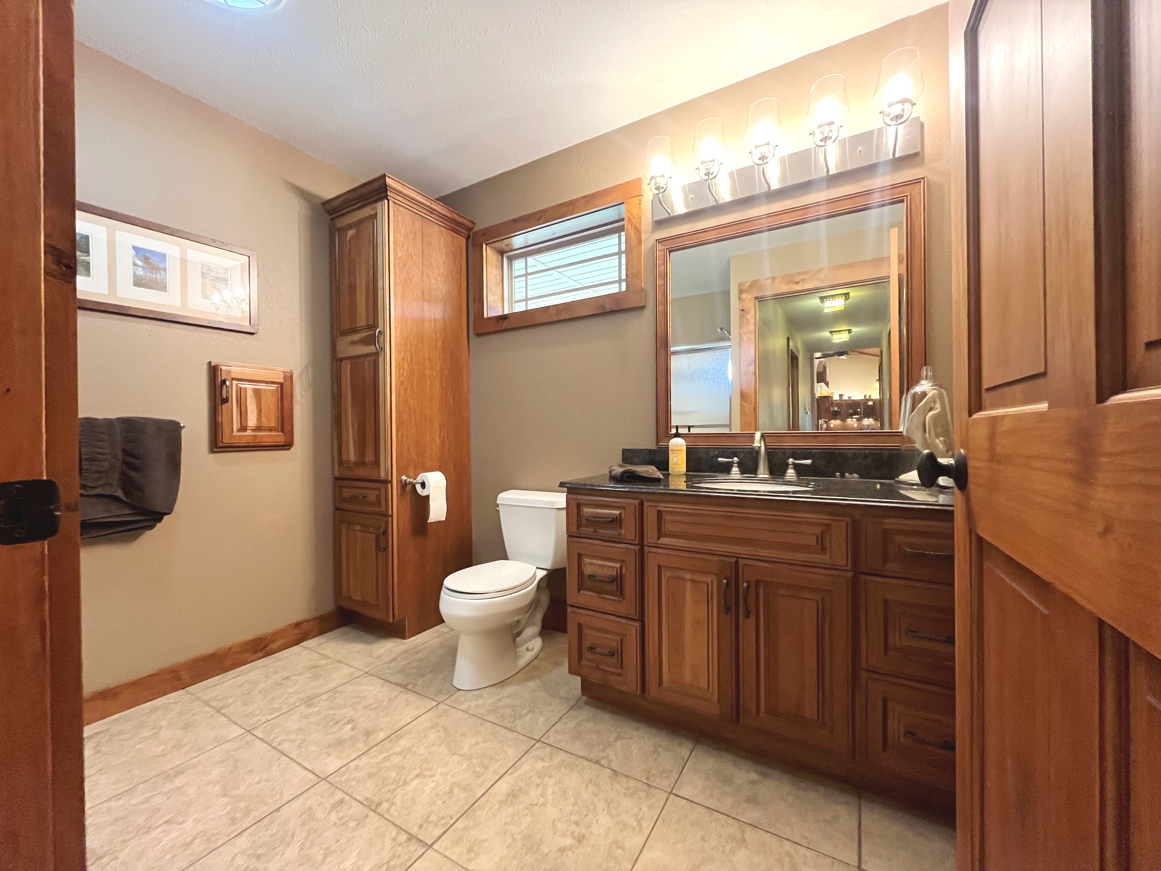 Chillicothe, Missouri, 64601, United States, 3 Bedrooms Bedrooms, ,3 BathroomsBathrooms,Residential,For Sale,1924445
