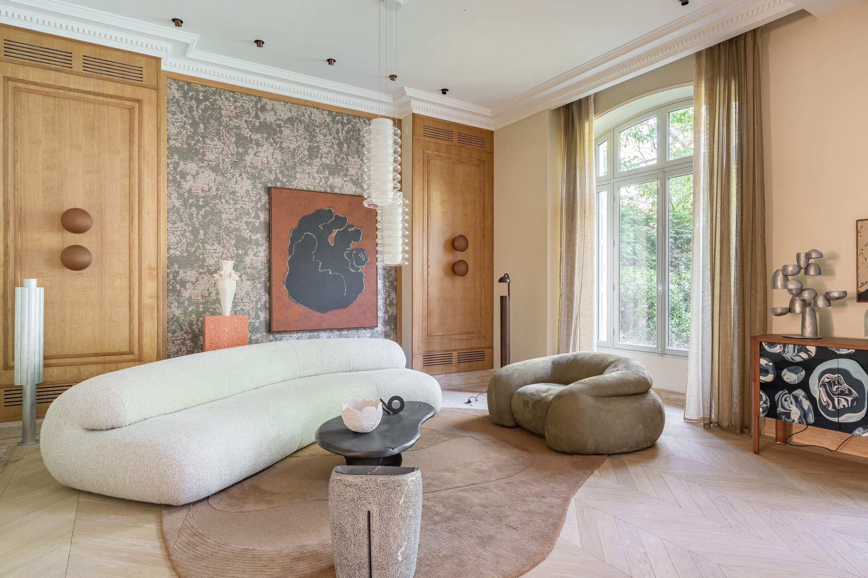  Private mansion between a ceremonial courtyard and a garden opening onto Parc M… - 物件實景