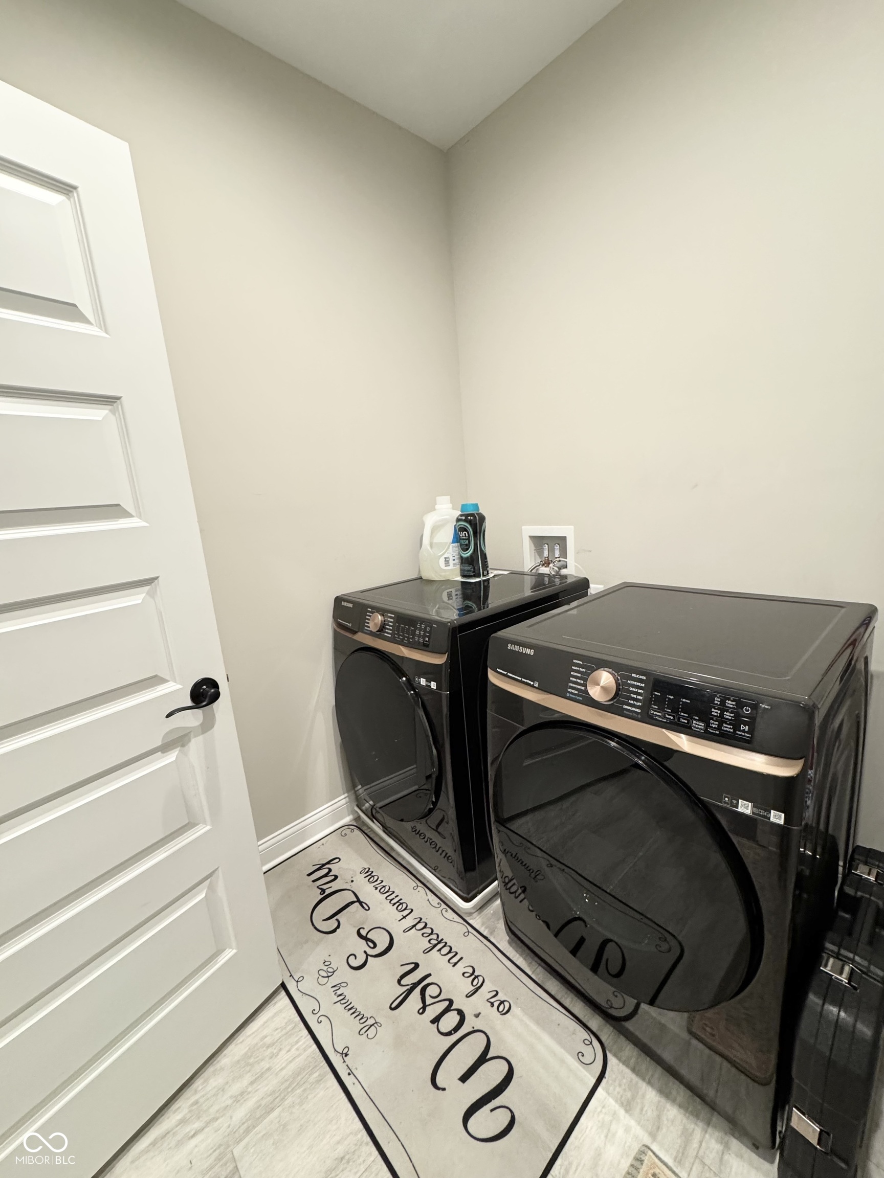 Greenwood, Indiana, 46143, United States, 5 Bedrooms Bedrooms, ,5 BathroomsBathrooms,Residential,For Sale,2005361