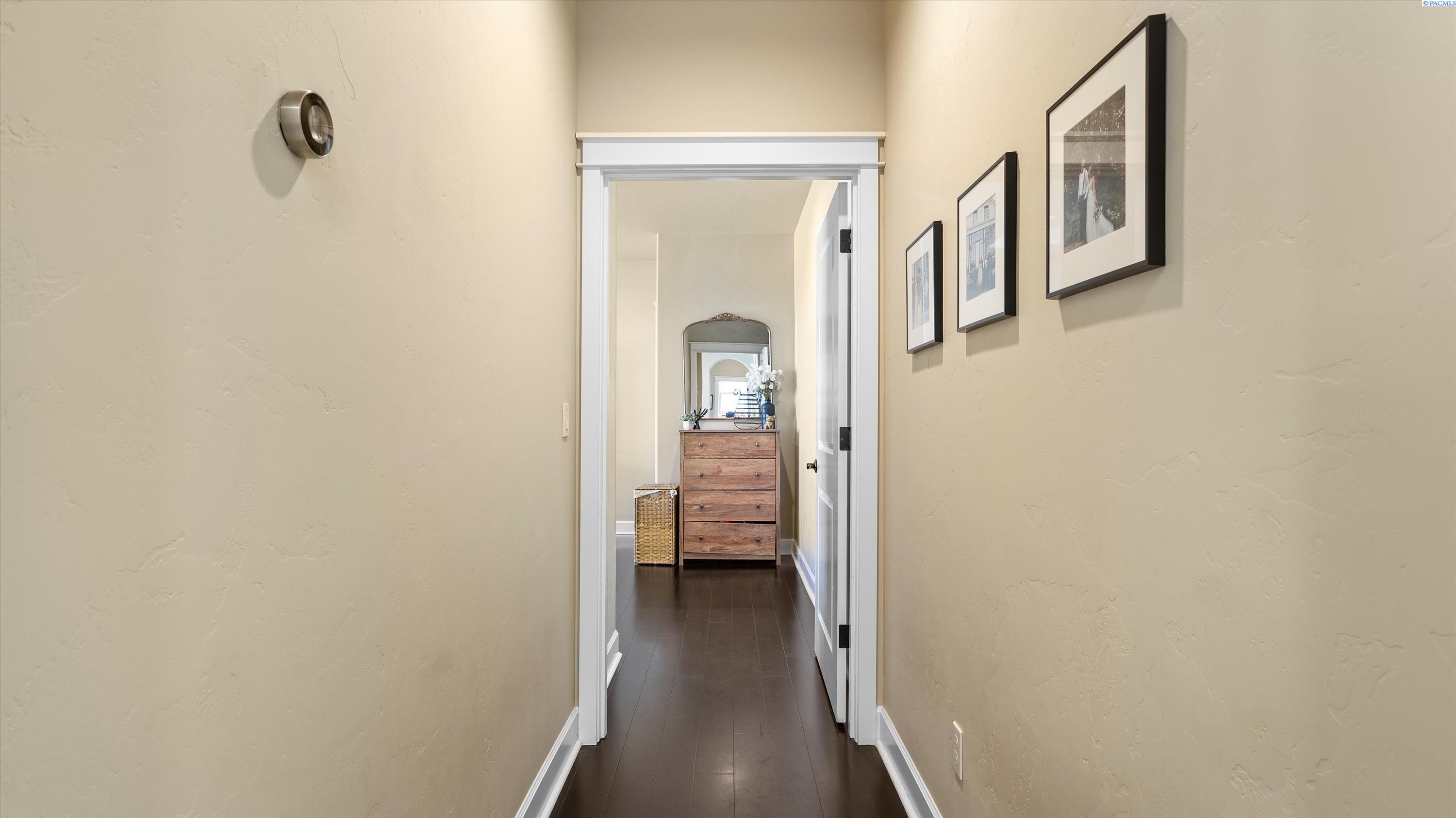 Richland, Washington, 99354, United States, 3 Bedrooms Bedrooms, ,2 BathroomsBathrooms,Residential,For Sale,1896289