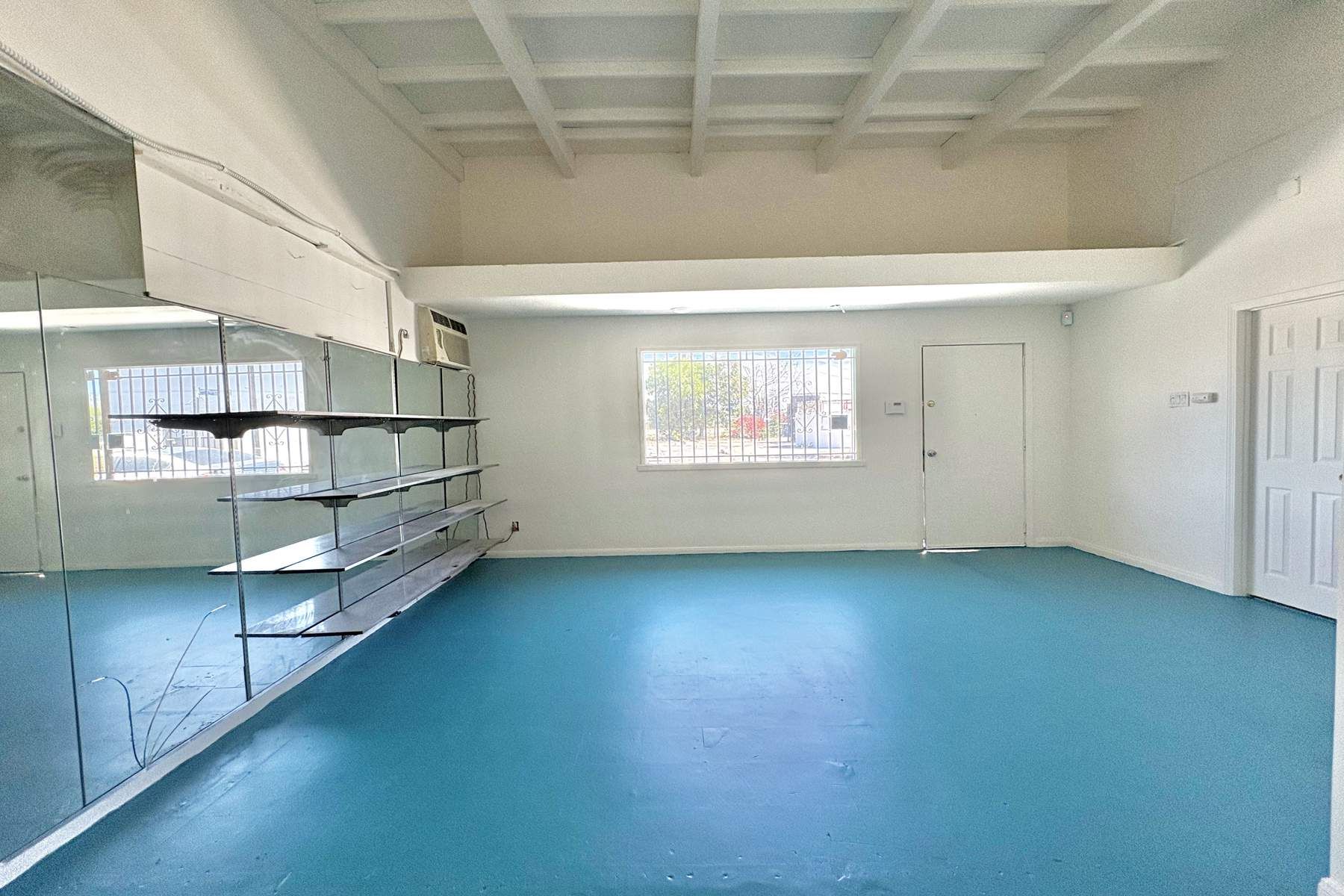  6041 Cleon Avenue - 物件實景