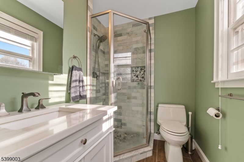 Boonton, New Jersey, 07005, United States, 3 Bedrooms Bedrooms, ,2 BathroomsBathrooms,Residential,For Sale,1998669