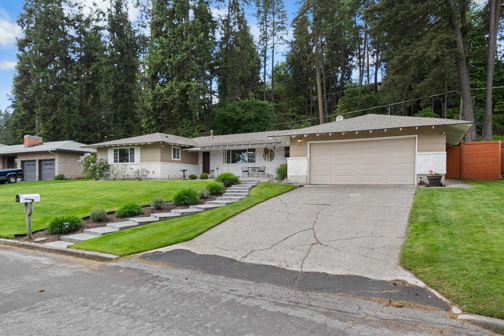 Spokane, Washington, 99218, United States, 4 Bedrooms Bedrooms, ,4 BathroomsBathrooms,Residential,For Sale,1828122