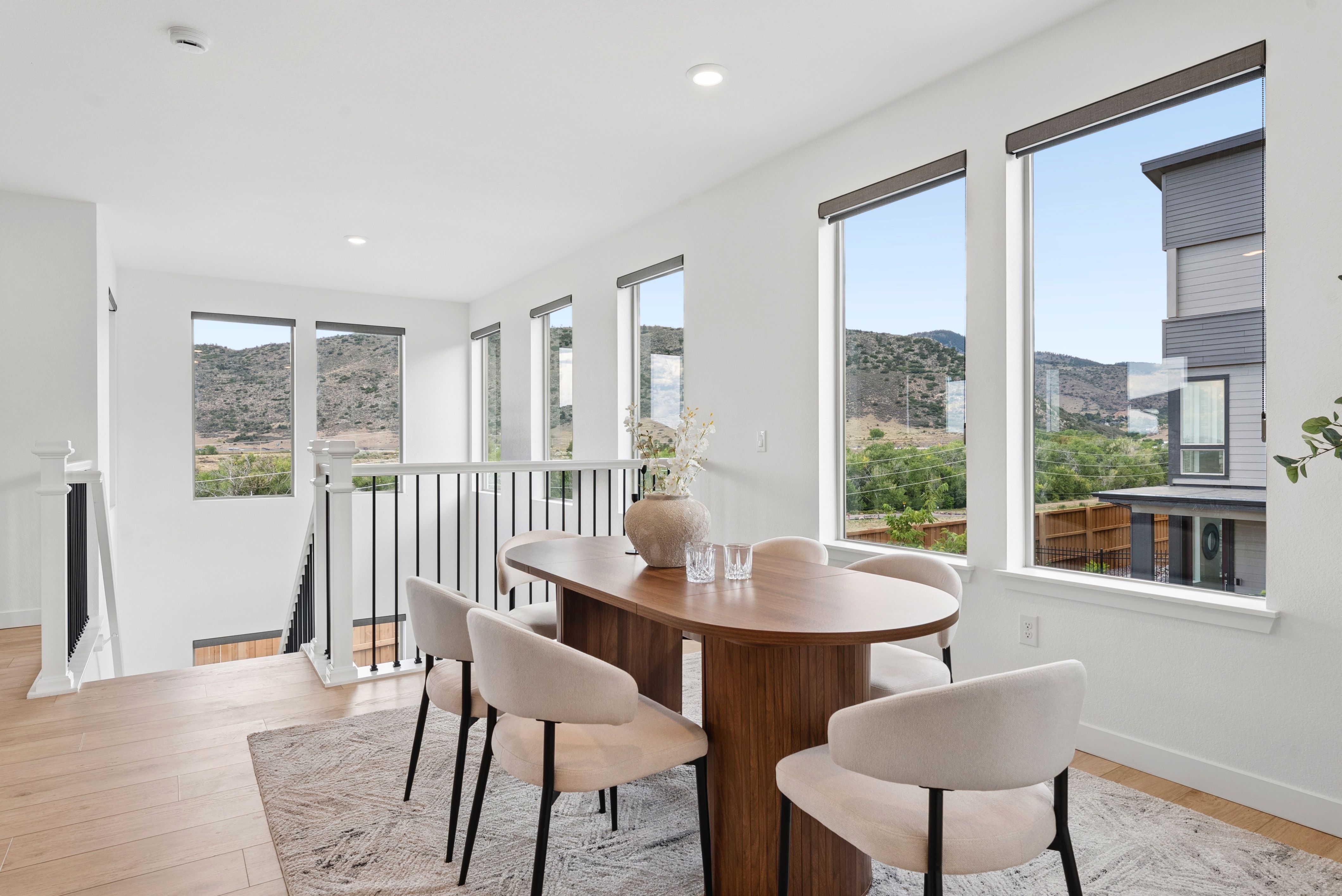  Elevated Colorado Living with 180° Mountain & Reservoir Views - 物件實景
