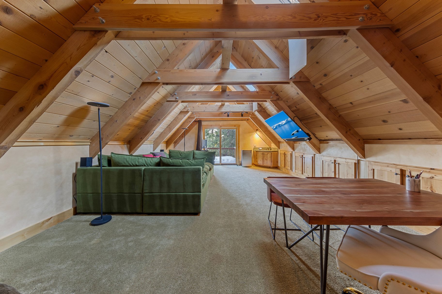  Gorgeous Tahoe Lodge next to open forest and close to everything - 物件實景