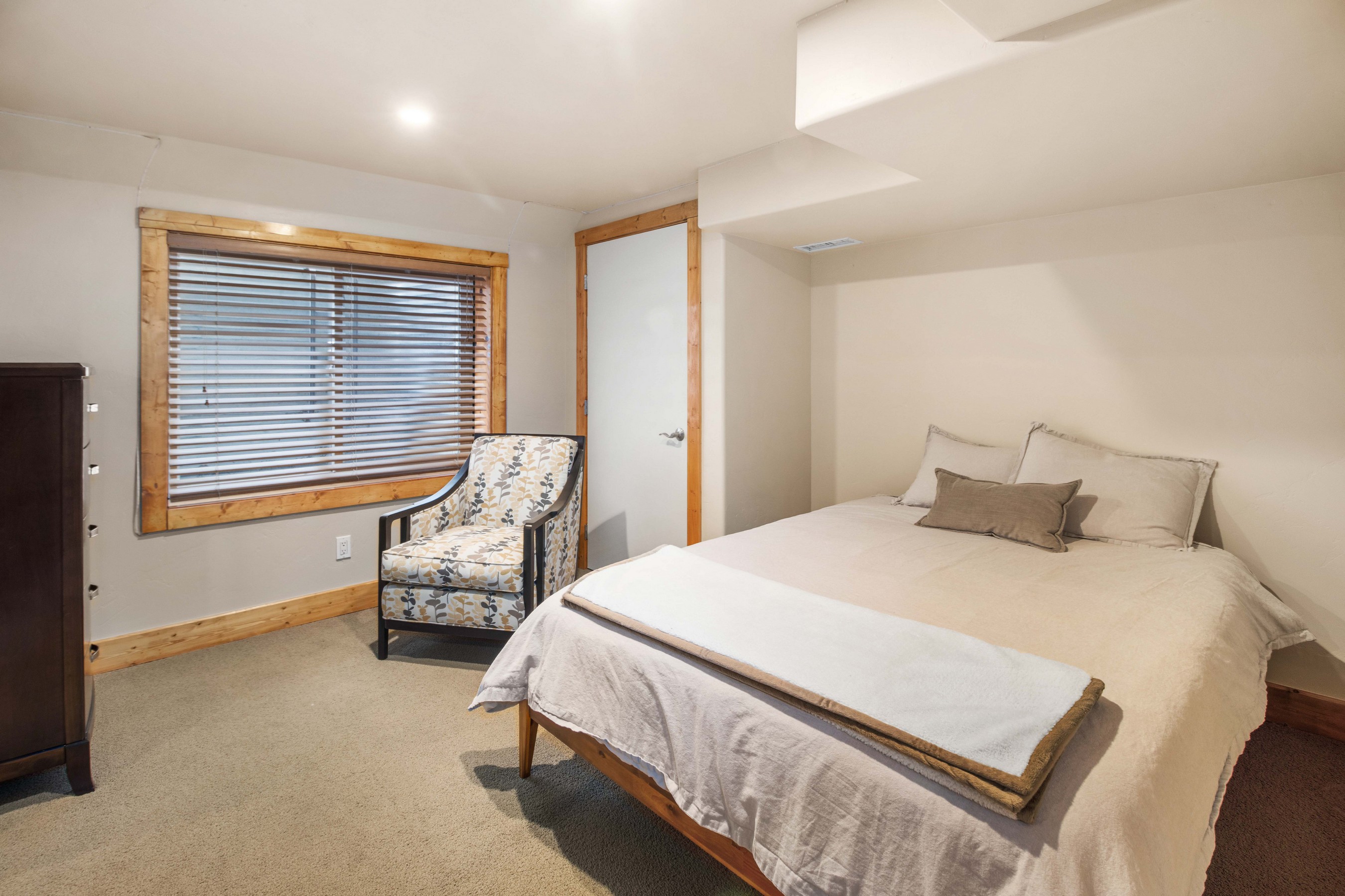  Elevated Comfort and Light-Filled Living in the Heart of River Valley Ranch - 物件實景