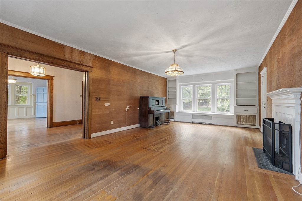 Fitchburg, Massachusetts, 01420, United States, 6 Bedrooms Bedrooms, ,3 BathroomsBathrooms,Residential,For Sale,1903843
