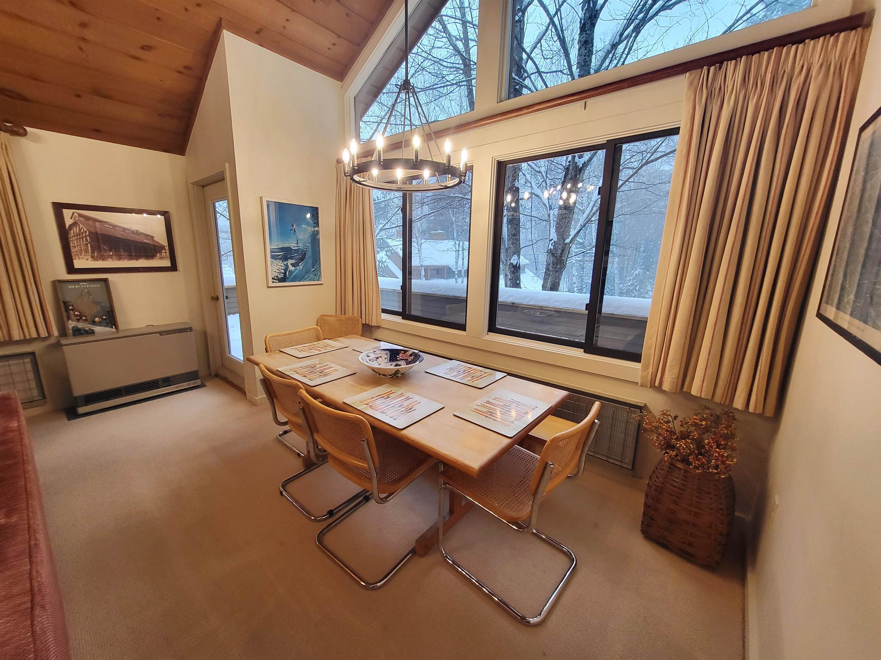 Lincoln, New Hampshire, 03251, United States, 5 Bedrooms Bedrooms, ,2 BathroomsBathrooms,Residential,For Sale,2003487