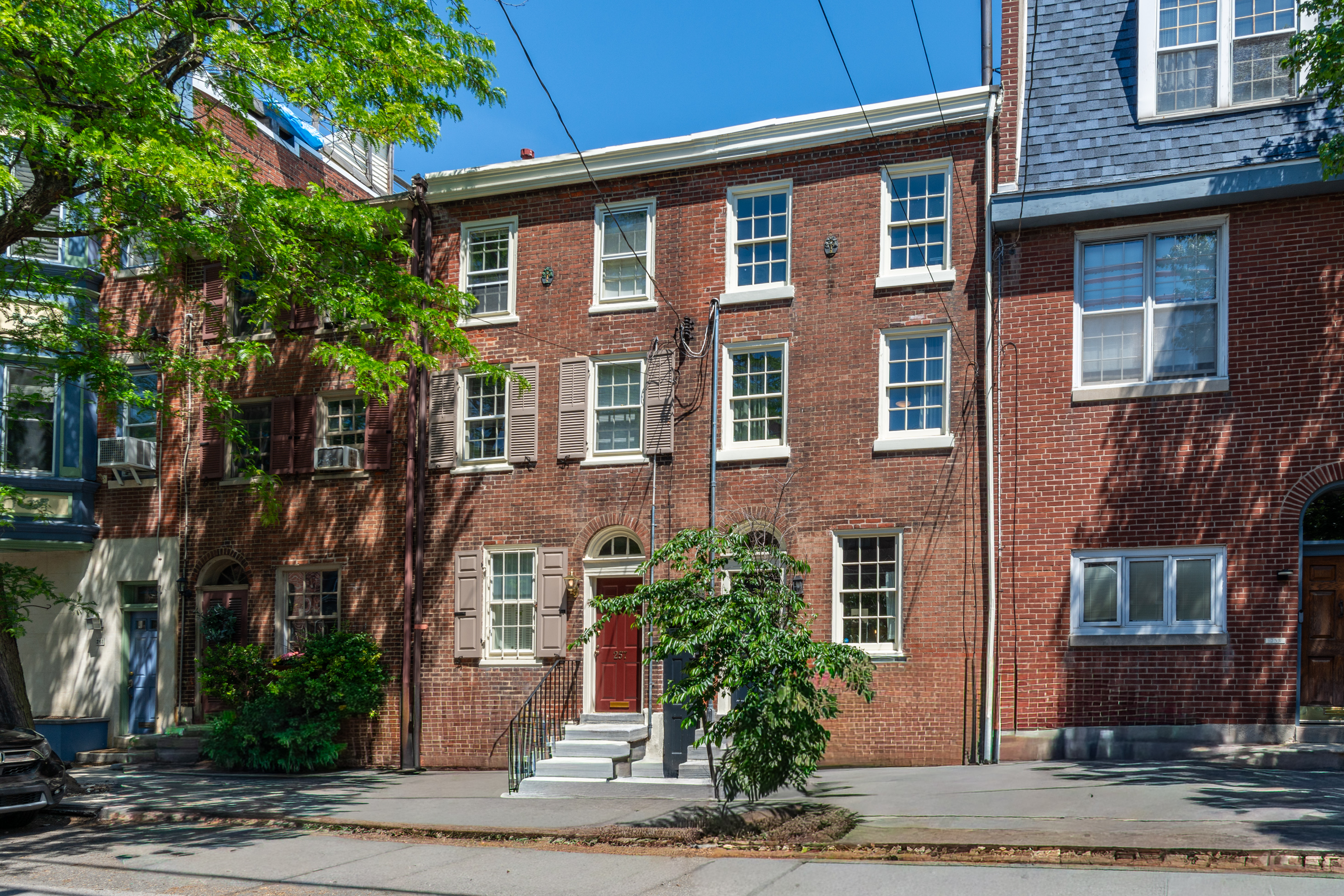  Vibrant Queen Village Gem - 物件實景