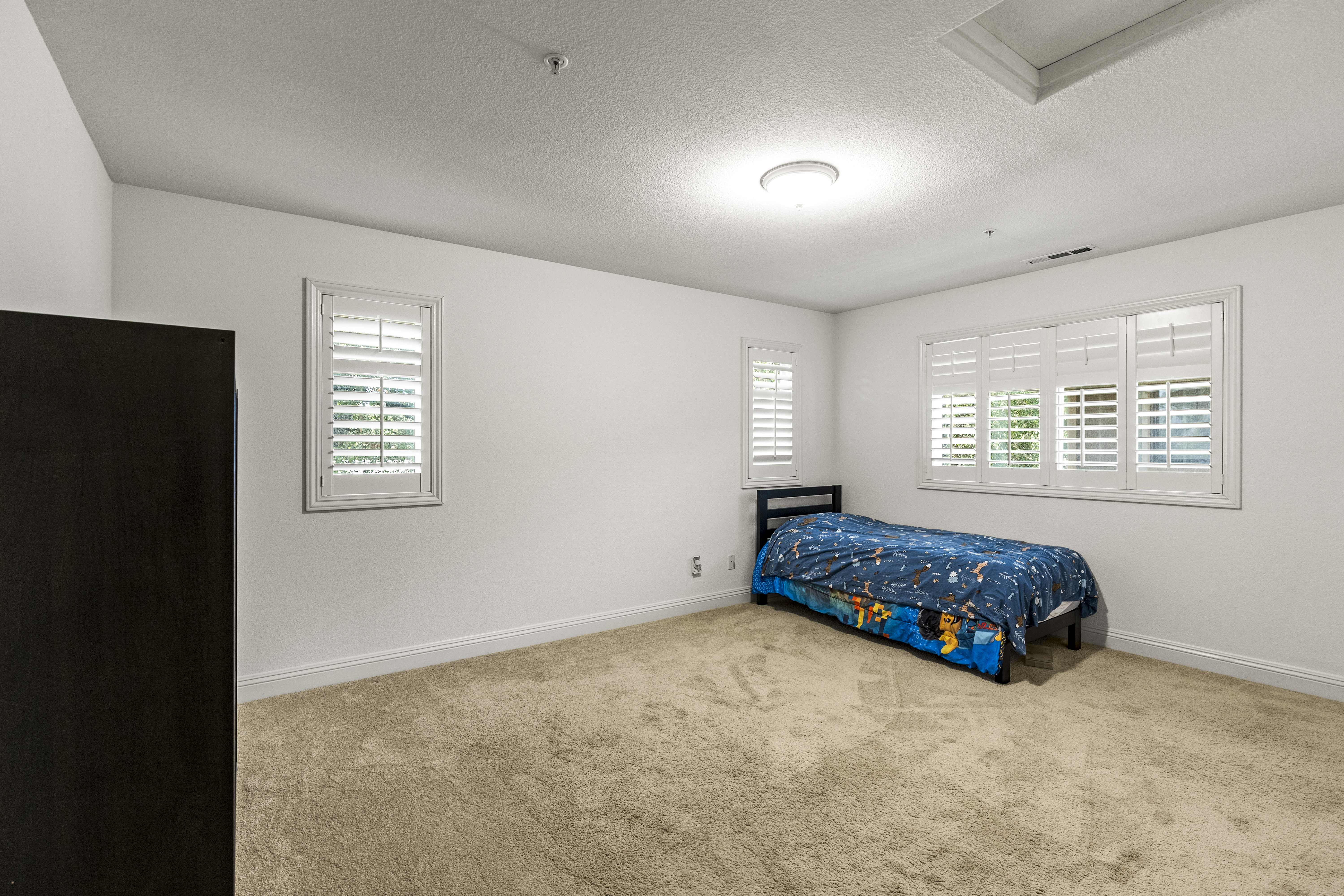  1357 Magnolia Ave - 物件實景