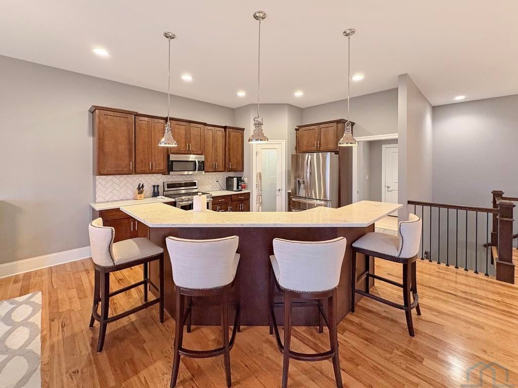 Dakota Dunes, South Dakota, 57049, United States, 5 Bedrooms Bedrooms, ,3 BathroomsBathrooms,Residential,For Sale,2012063