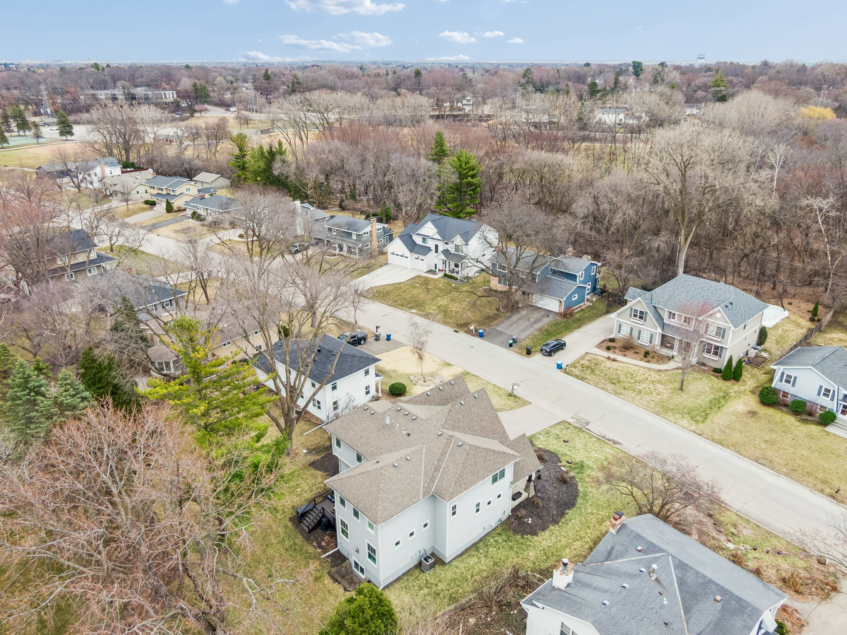  Elegant Living in Edina’s Yancey Park - 物件實景