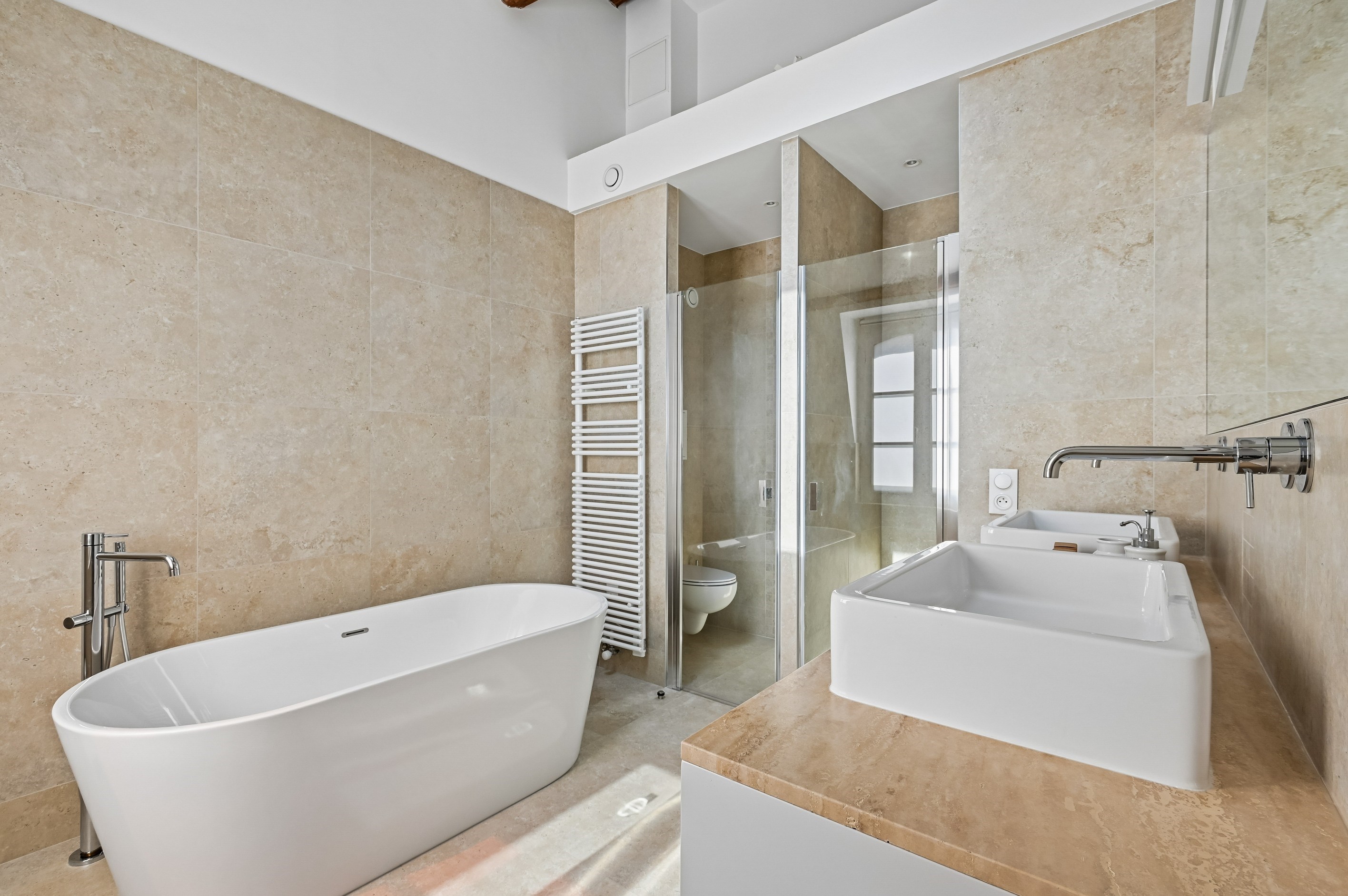  Paris 3rd - Duplex with cathedral roof renovated on the top floor. - 物件實景