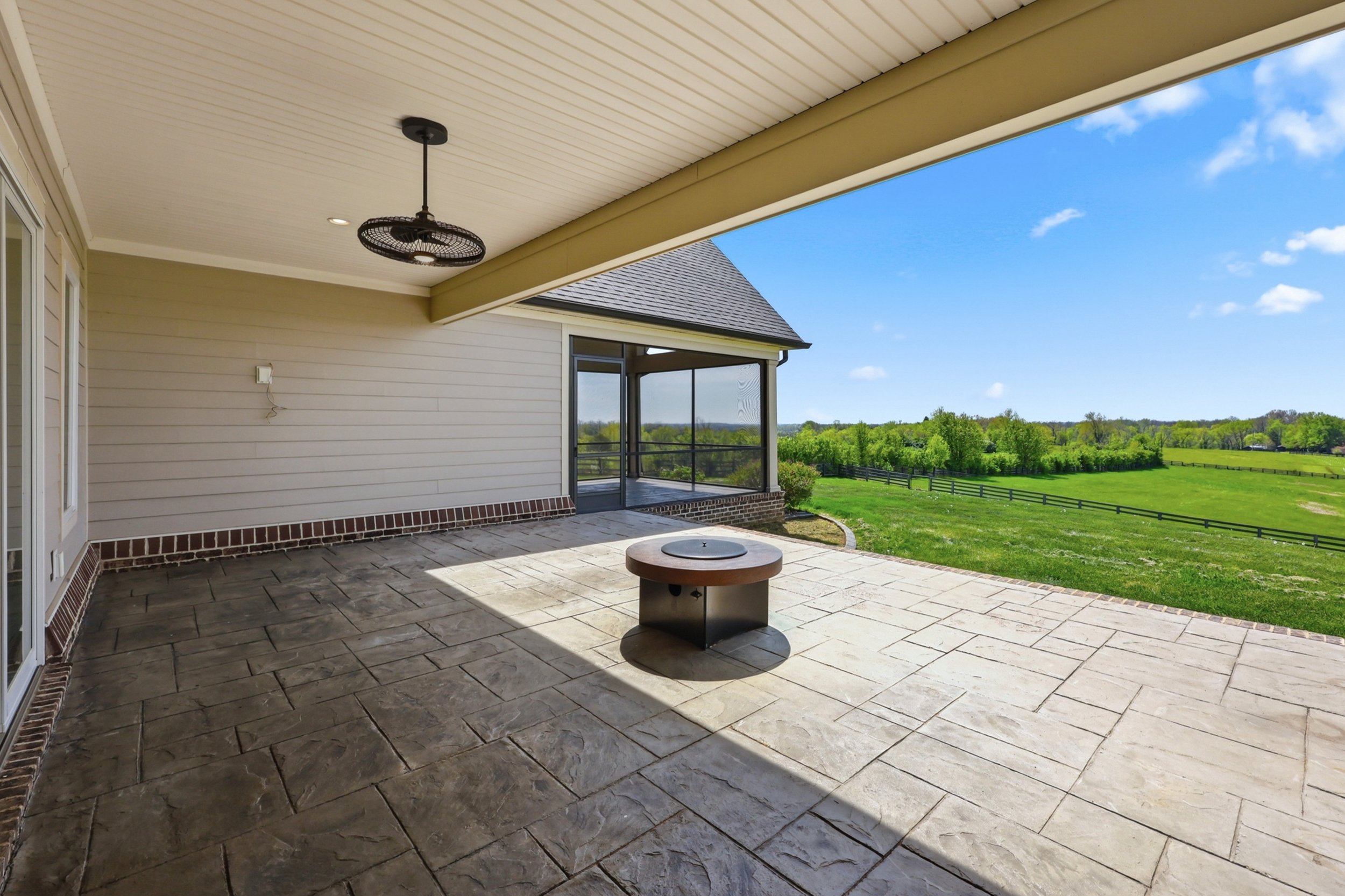  5142 Whites Lane - 物件實景