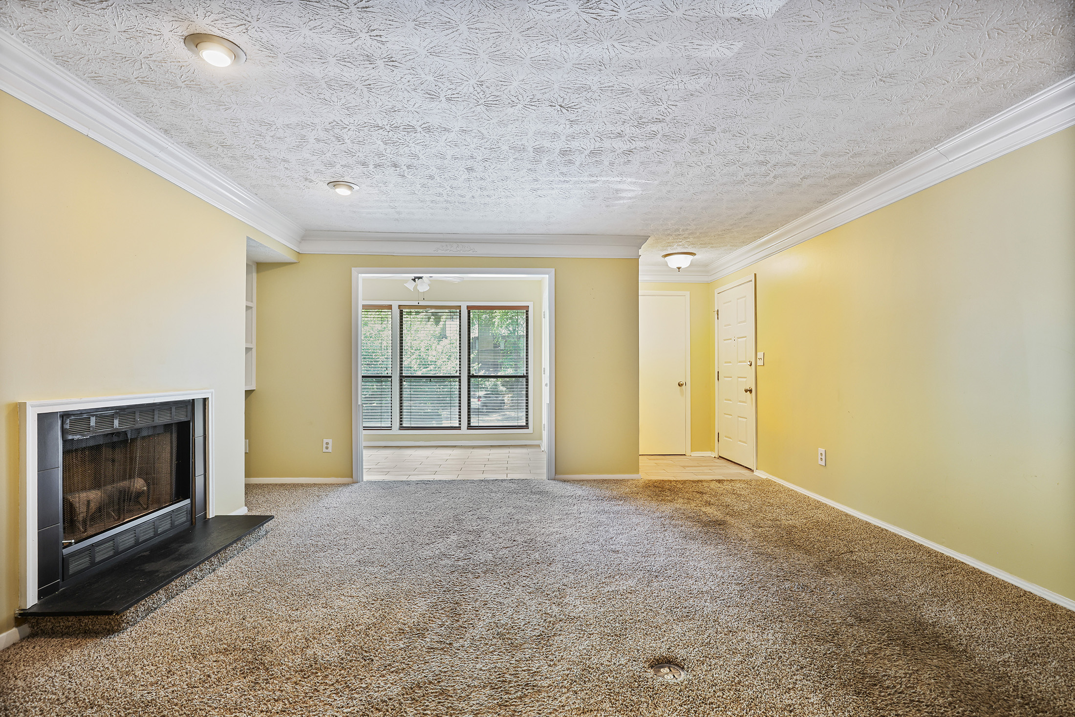  Exceptional Space and Value in Top-floor Corner Unit - 物件實景
