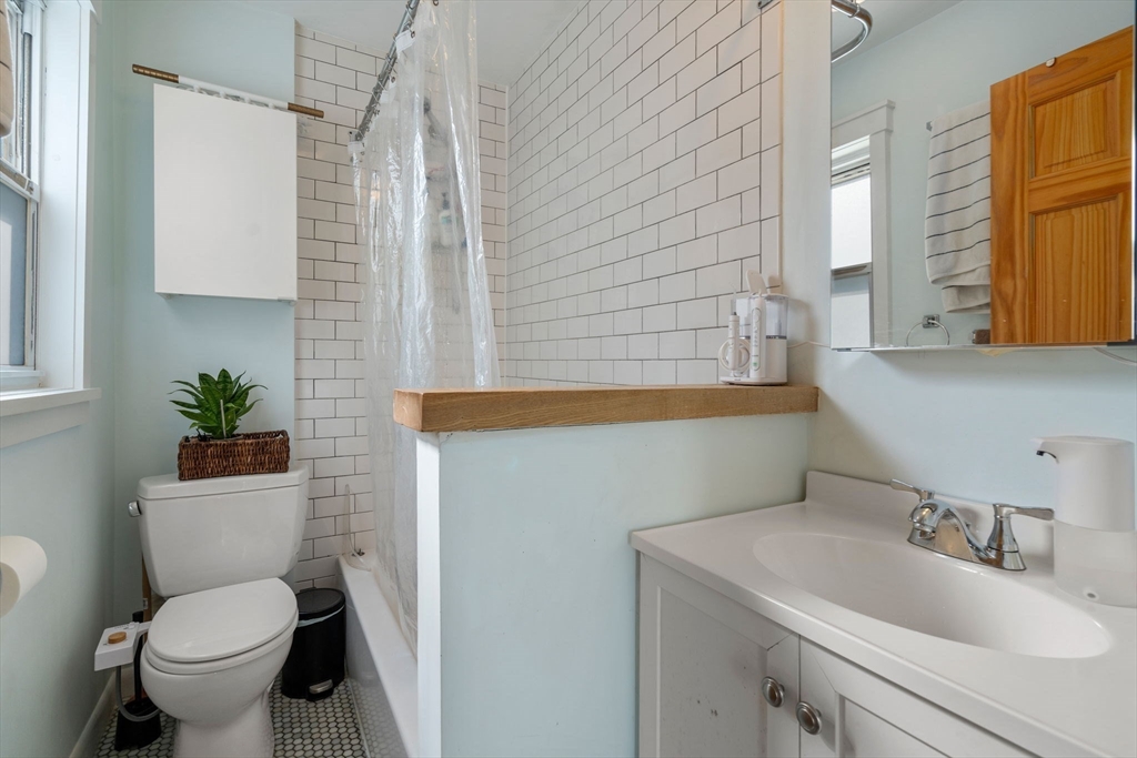 Somerville, Massachusetts, 02145, United States, 5 Bedrooms Bedrooms, ,3 BathroomsBathrooms,Residential,For Sale,1818195