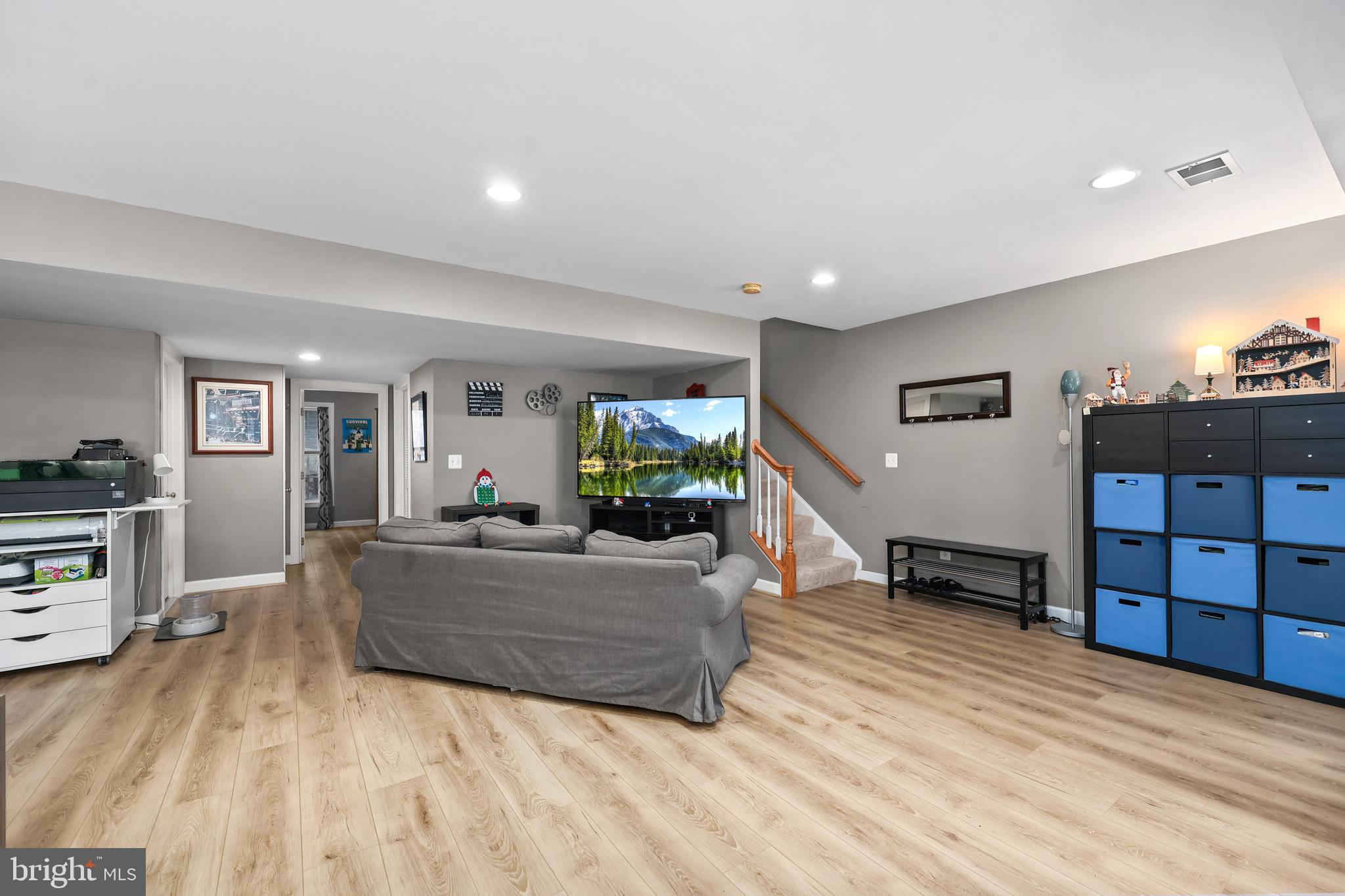 Woodbridge, Virginia, 22192, United States, 4 Bedrooms Bedrooms, ,4 BathroomsBathrooms,Residential,For Sale,2006181