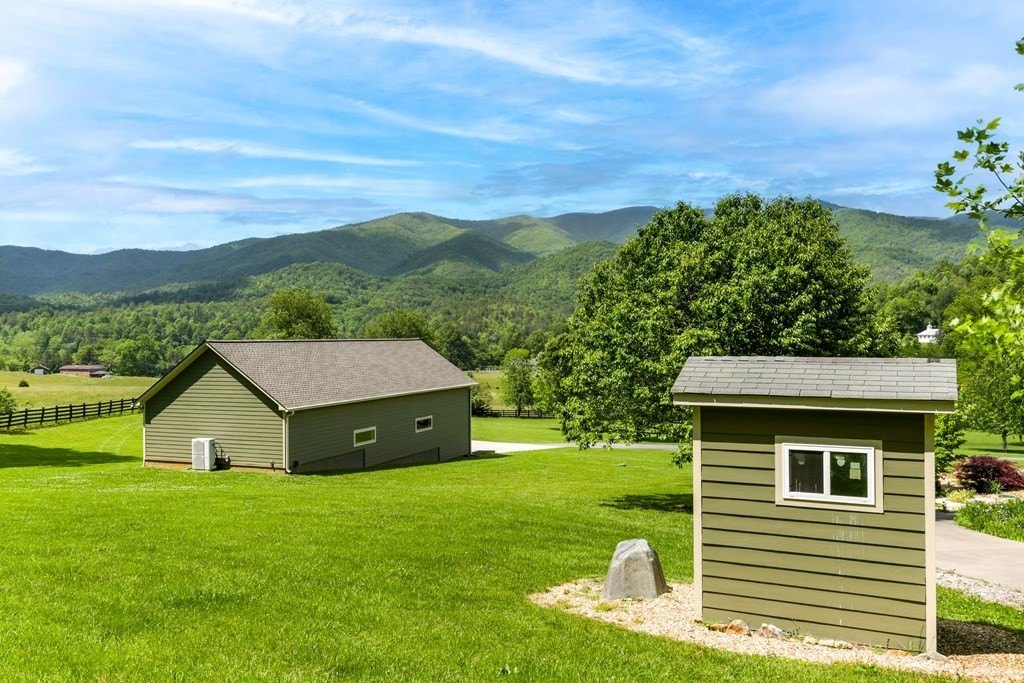 Hayesville, North Carolina, 28904, United States, 4 Bedrooms Bedrooms, ,4 BathroomsBathrooms,Residential,For Sale,1879650
