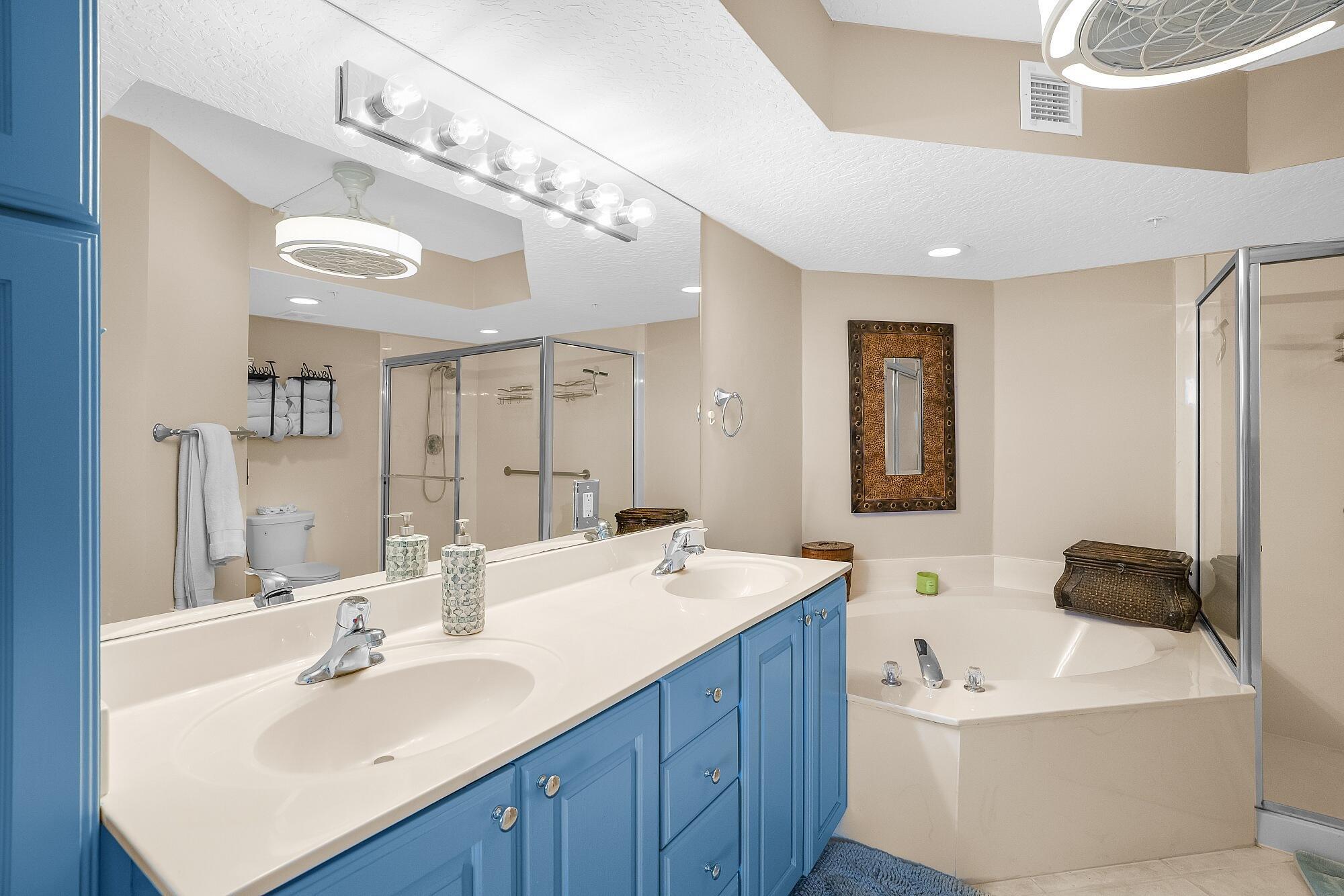 Hutchinson Island, Florida, 34949, United States, 3 Bedrooms Bedrooms, ,2 BathroomsBathrooms,Residential,For Sale,1959425