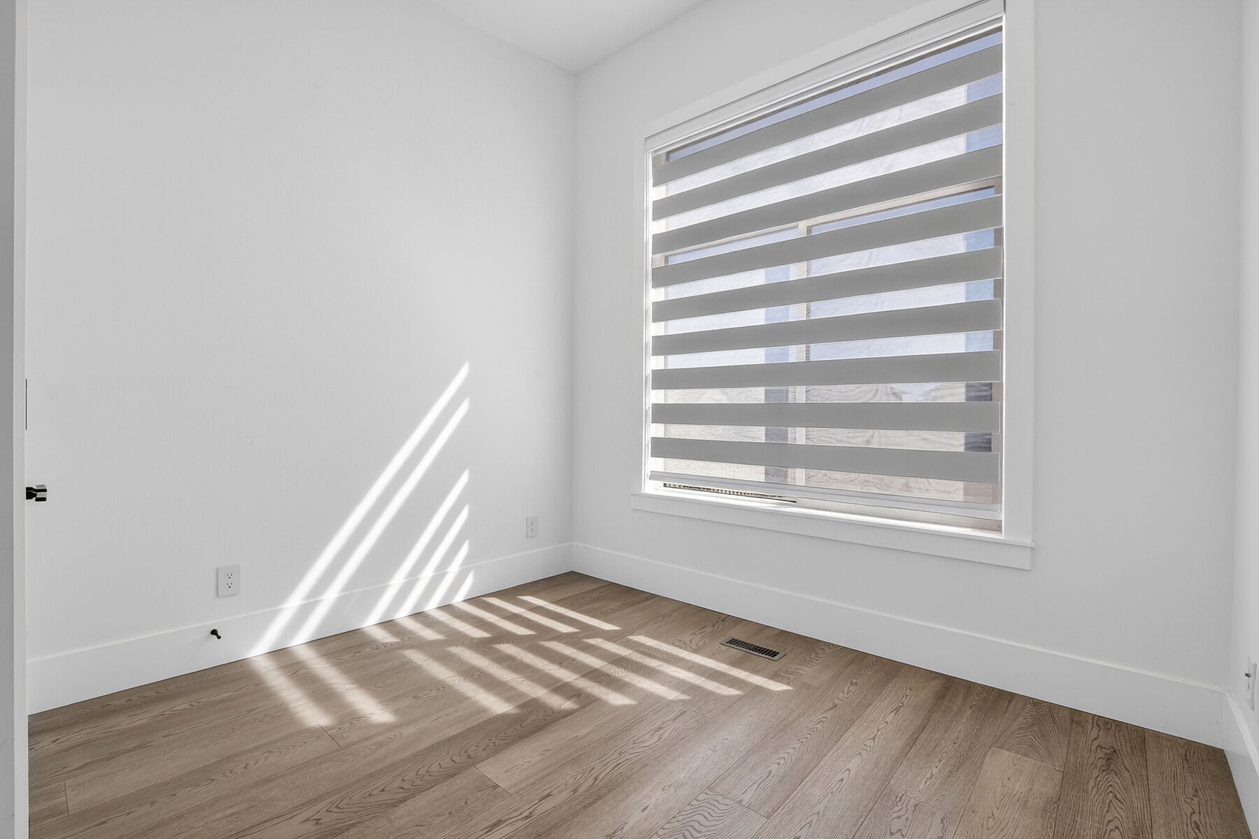  Spacious & Bright - 物件實景