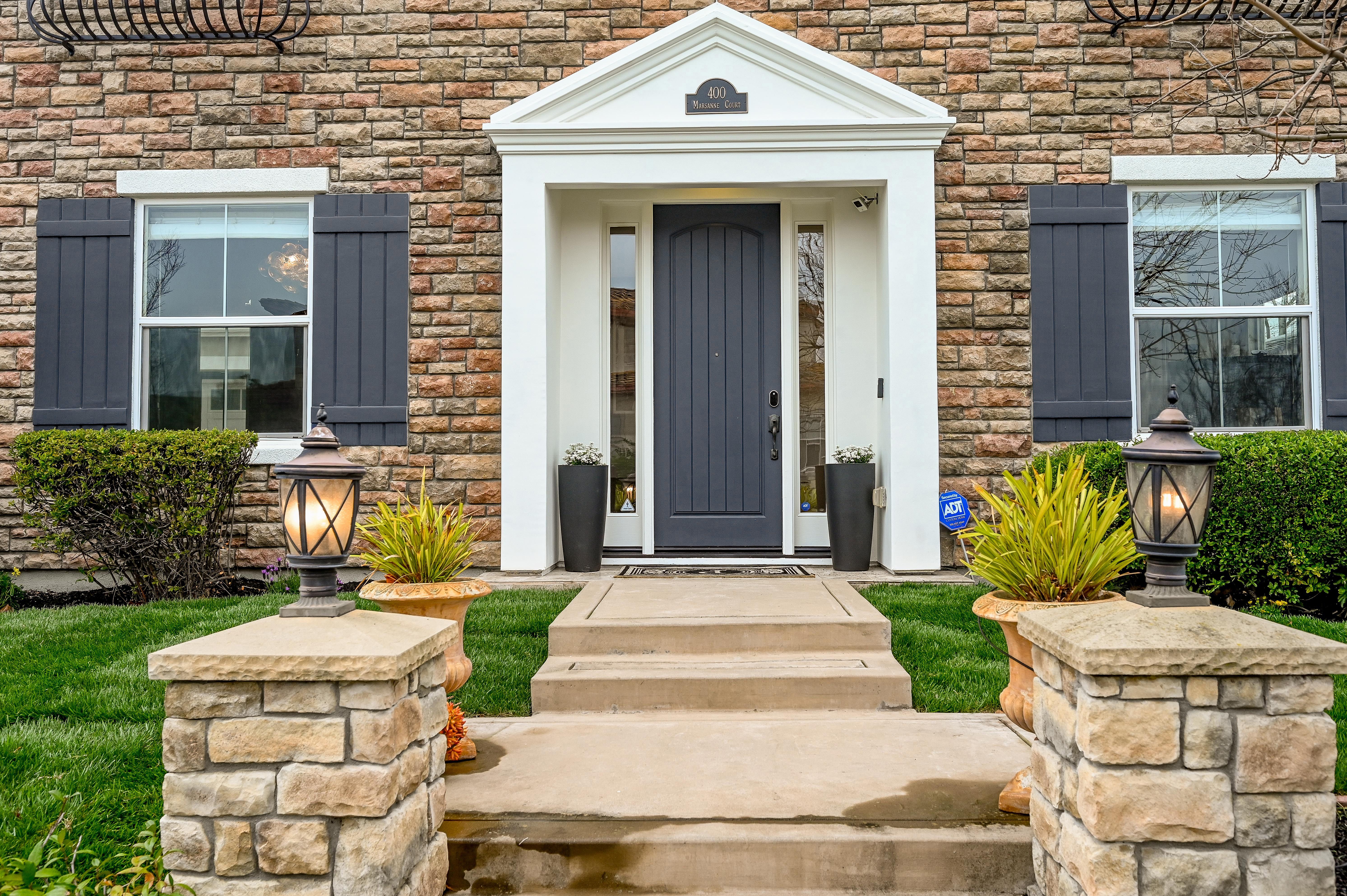  Stunning Monterosso Estate on Private Court with Designer Indoor-Outdoor Living - 物件實景