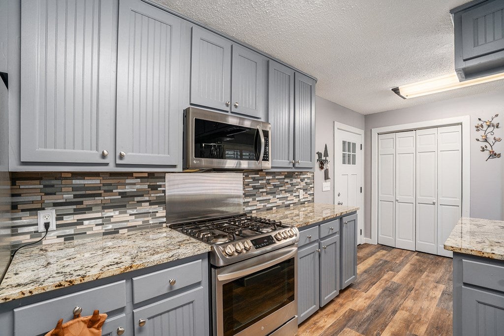 Blue Ridge, Georgia, 30513, United States, 6 Bedrooms Bedrooms, ,4 BathroomsBathrooms,Residential,For Sale,1858999