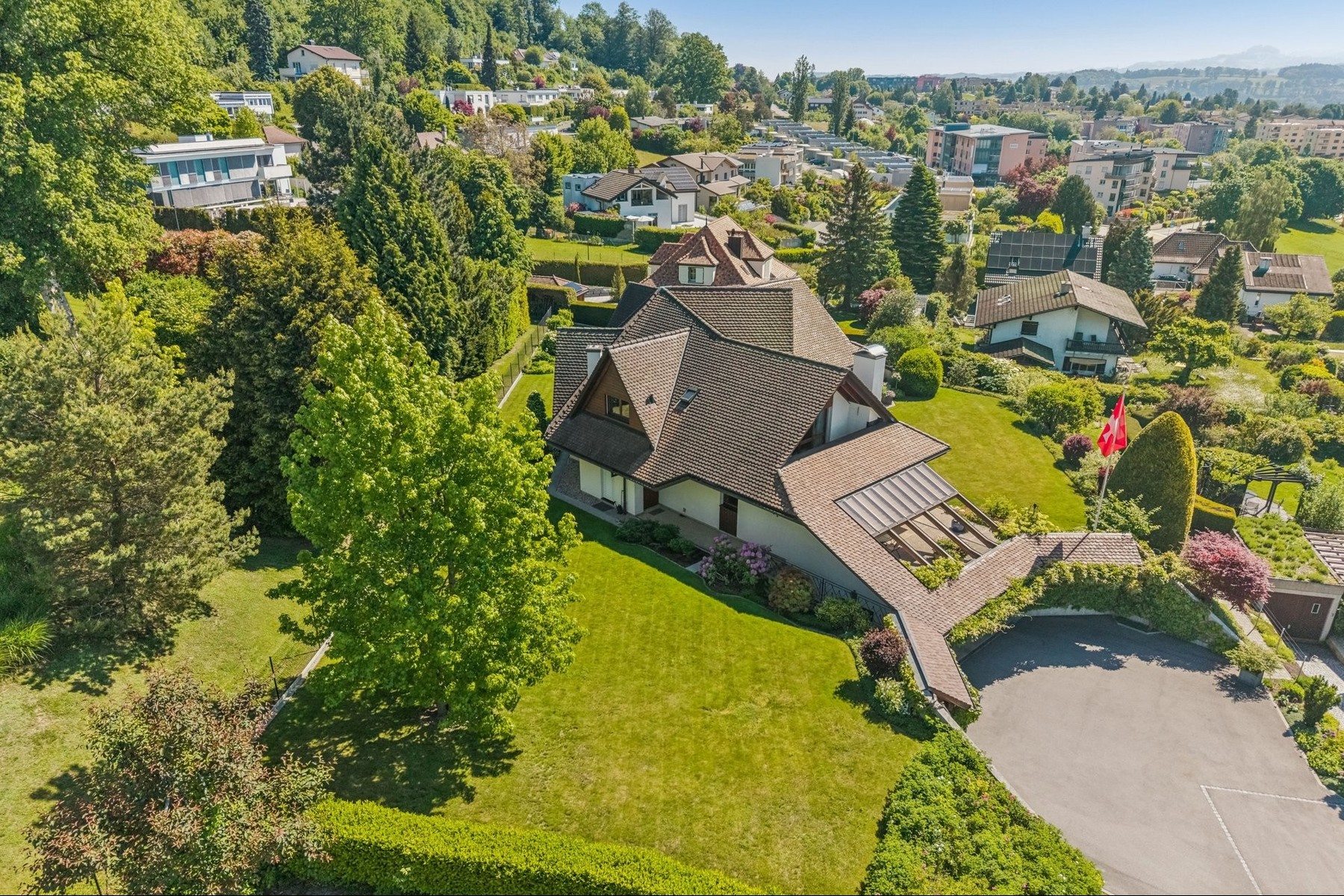  Elegant, luxury villa in a sought-after neighborhood in Villars-sur-Glâne - 物件實景