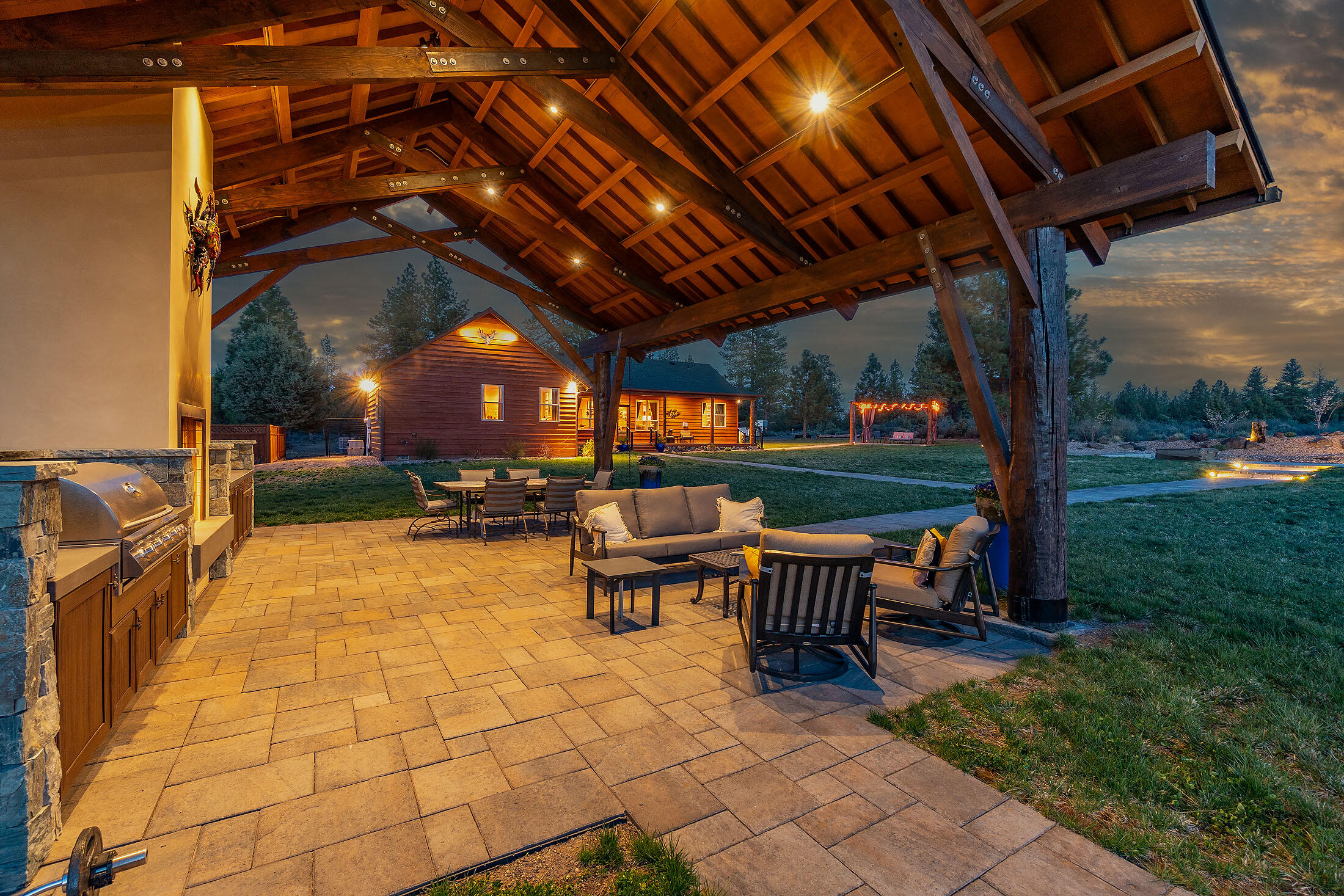 Bend, Oregon, 97703, United States, 3 Bedrooms Bedrooms, ,2 BathroomsBathrooms,Residential,For Sale,1826541