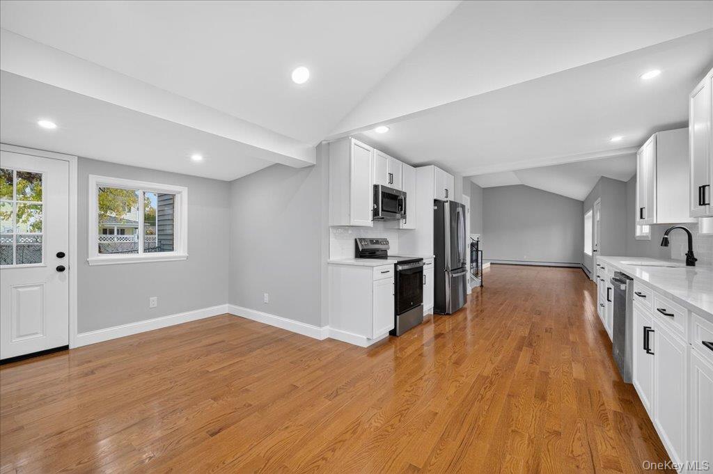 Saugerties, New York, 12477, United States, 4 Bedrooms Bedrooms, ,3 BathroomsBathrooms,Residential,For Sale,1986051