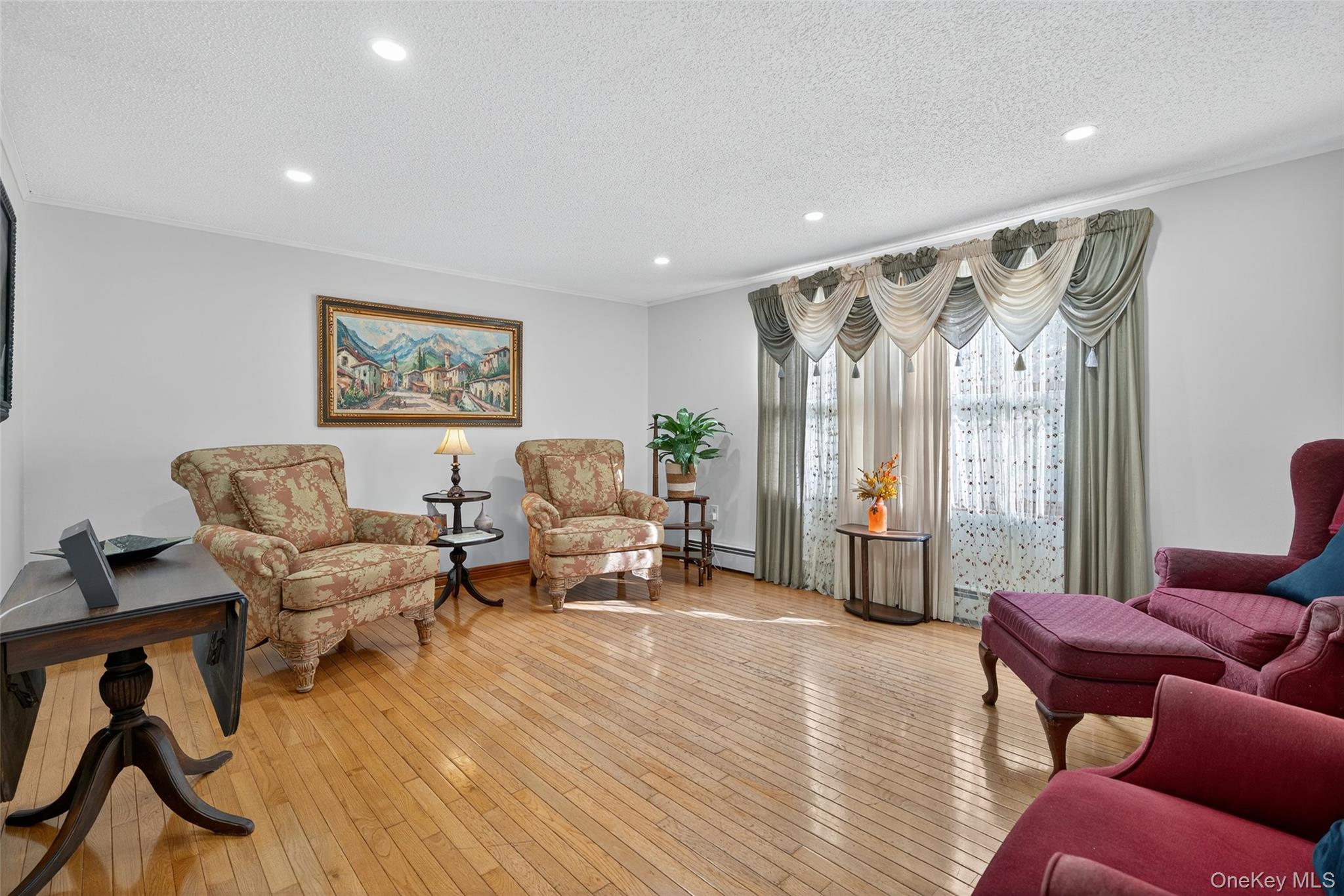 Wallkill, New York, 12589, United States, 4 Bedrooms Bedrooms, ,3 BathroomsBathrooms,Residential,For Sale,1989715