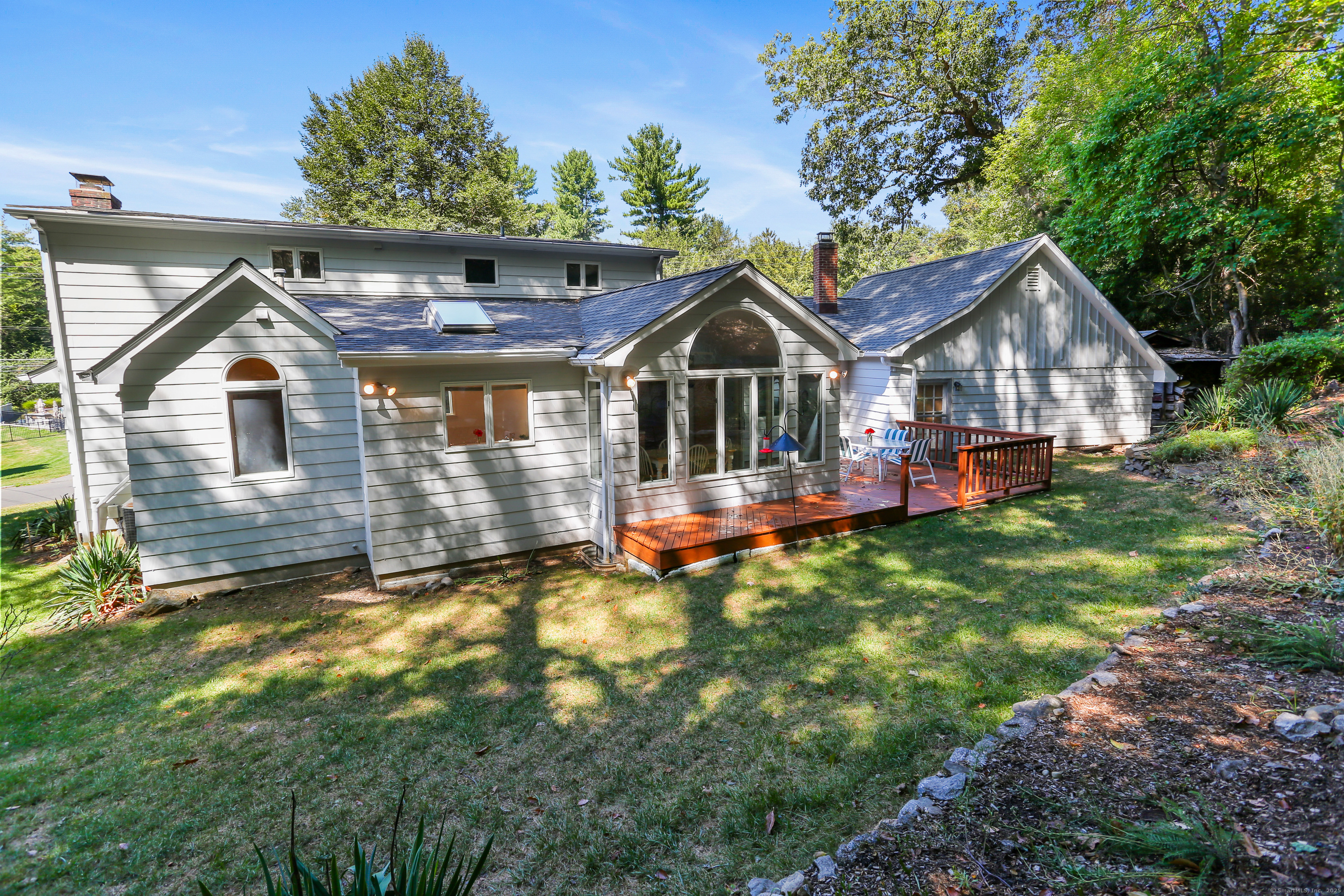 Fairfield, Connecticut, 06825, United States, 4 Bedrooms Bedrooms, ,3 BathroomsBathrooms,Residential,For Sale,1934186