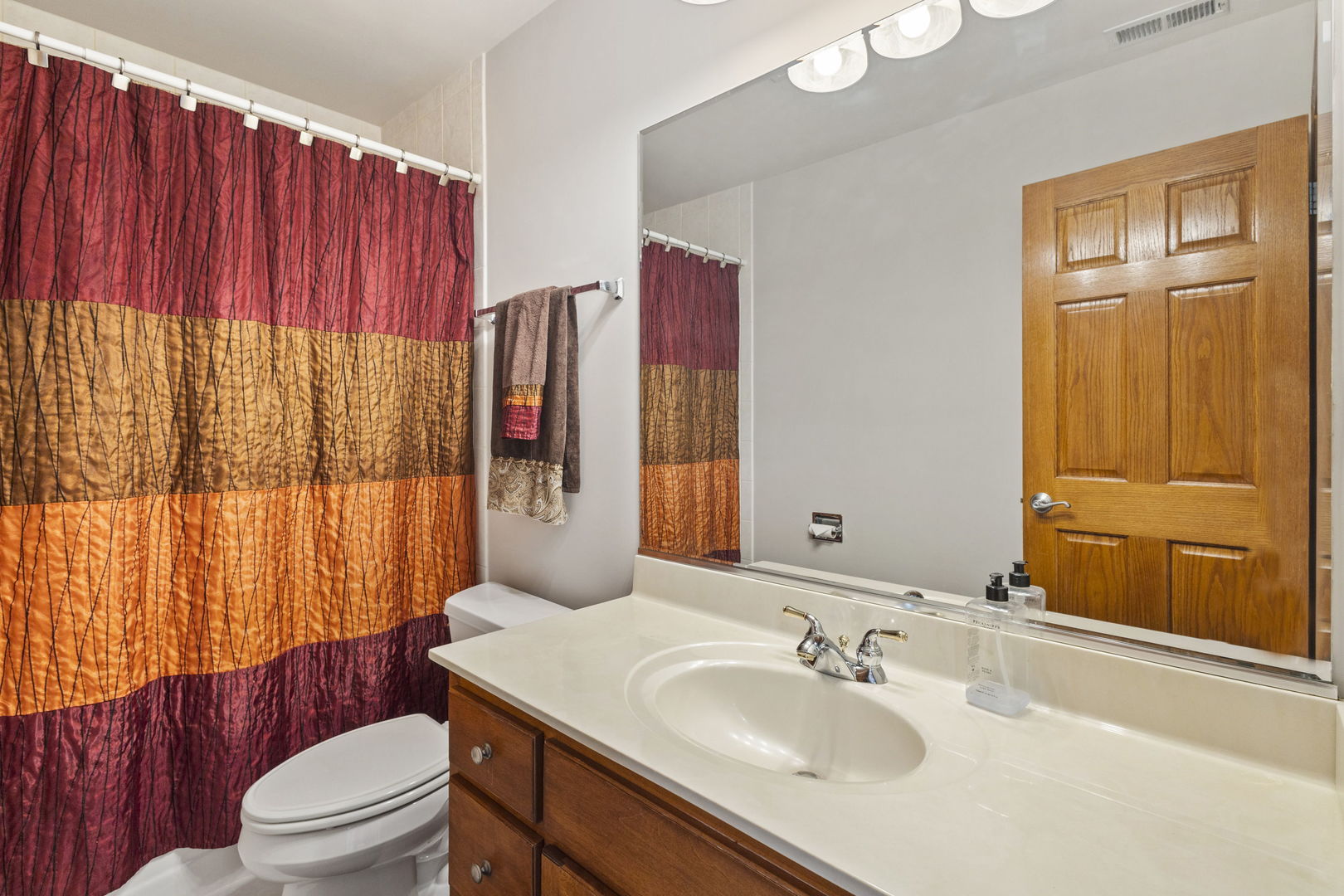 Orland Park, Illinois, 60467, United States, 3 Bedrooms Bedrooms, ,4 BathroomsBathrooms,Residential,For Sale,1960786