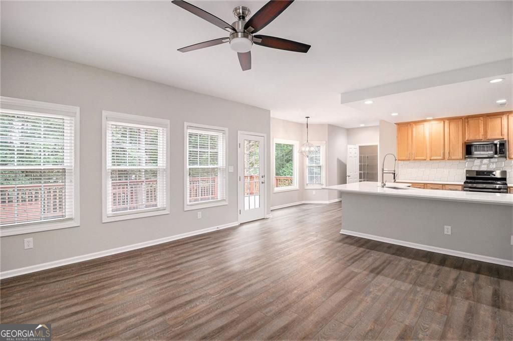 Newnan, Georgia, 30265, United States, 4 Bedrooms Bedrooms, ,3 BathroomsBathrooms,Residential,For Sale,1922680