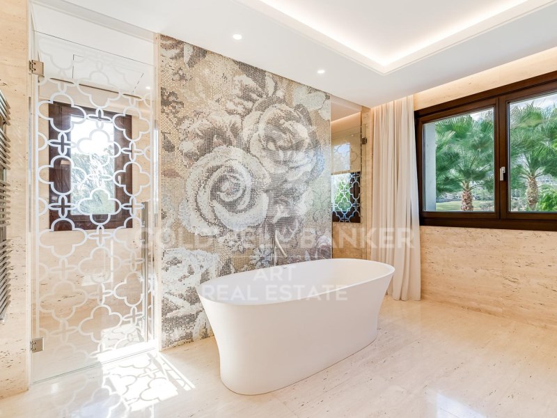 Marbella, Andalusia, ES, 6 Bedrooms Bedrooms, ,5 BathroomsBathrooms,Residential,For Sale,1804428