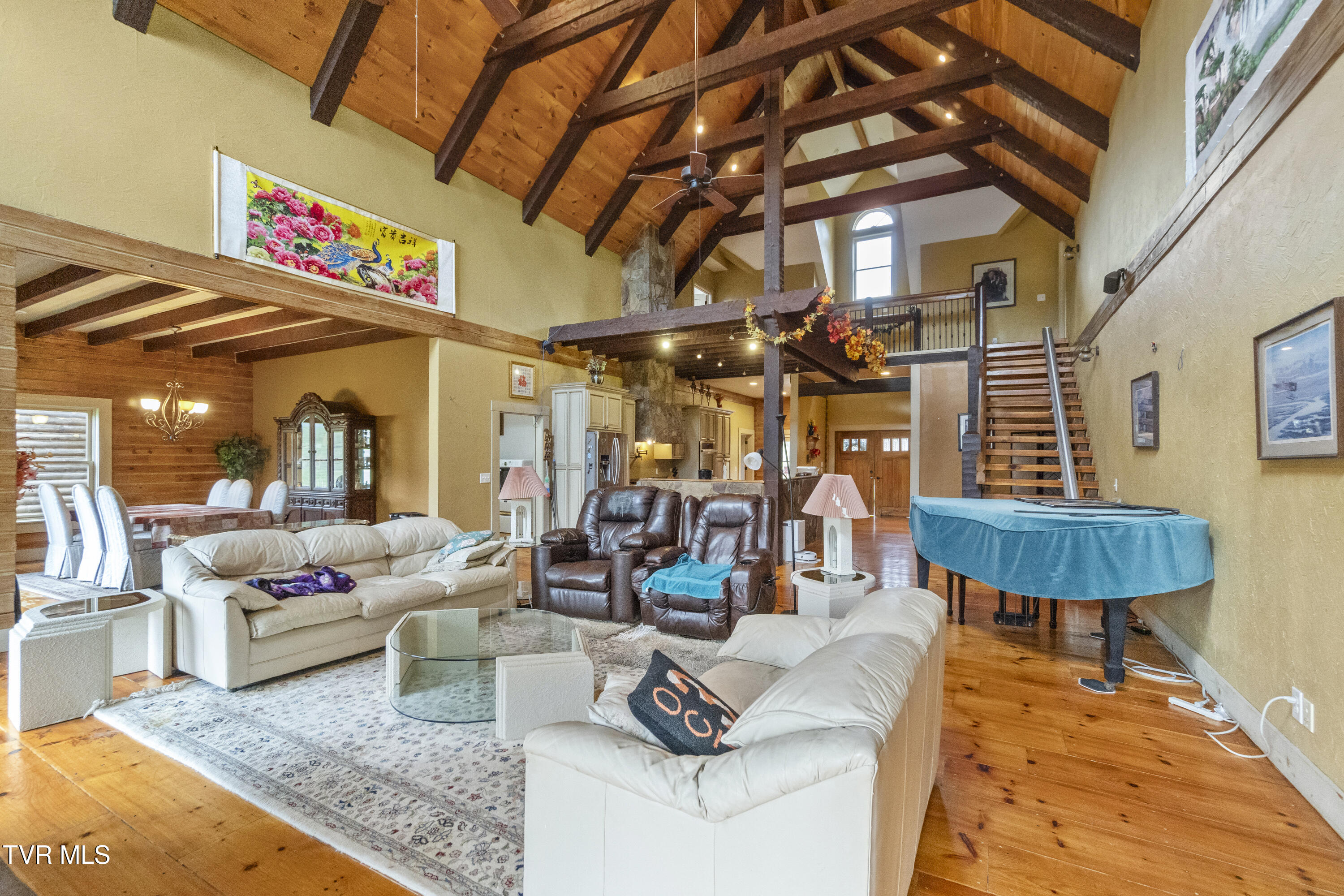 Greeneville, Tennessee, 37745, United States, 5 Bedrooms Bedrooms, ,4 BathroomsBathrooms,Residential,For Sale,1981962