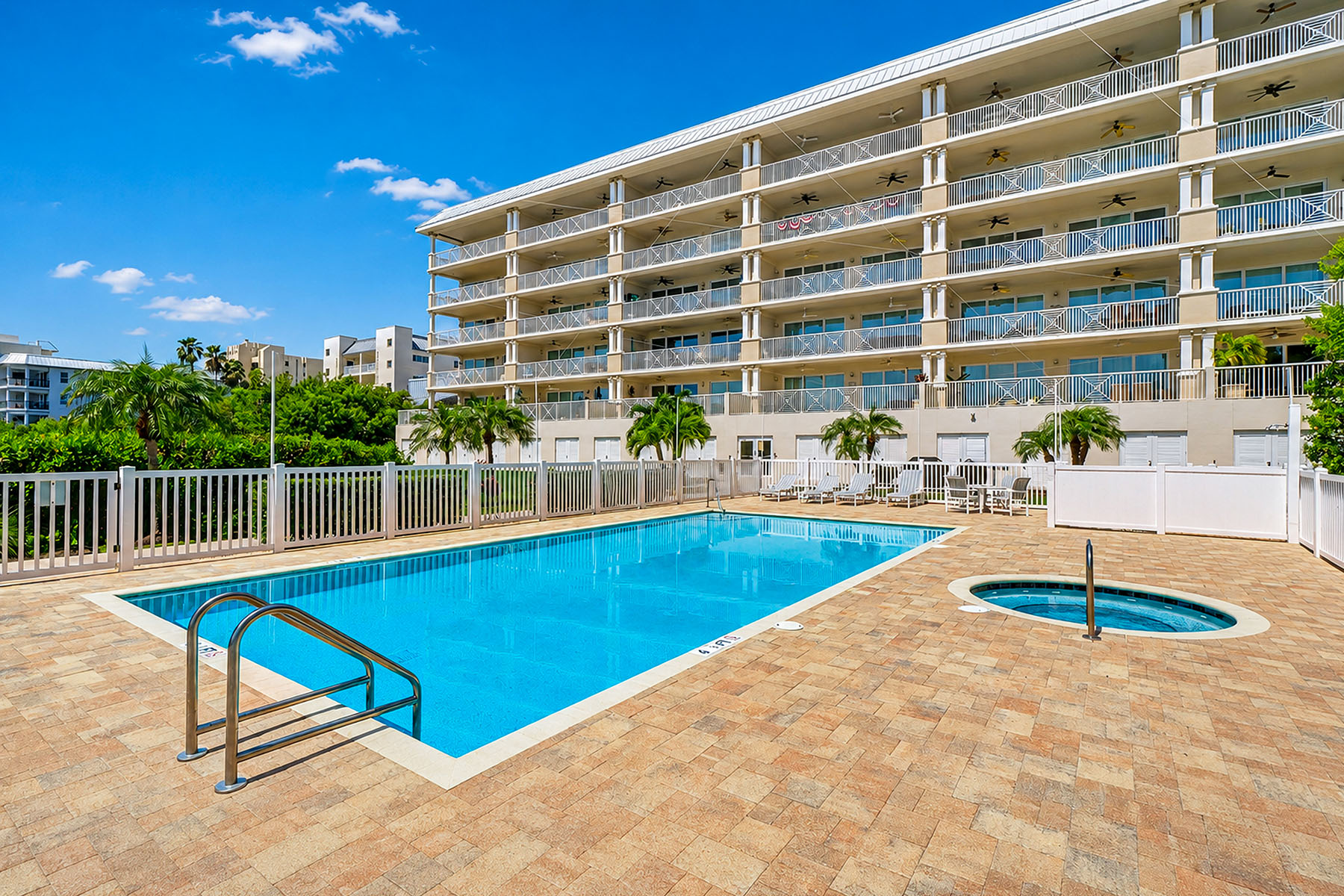  DOLPHIN KEY CONDO - 物件實景