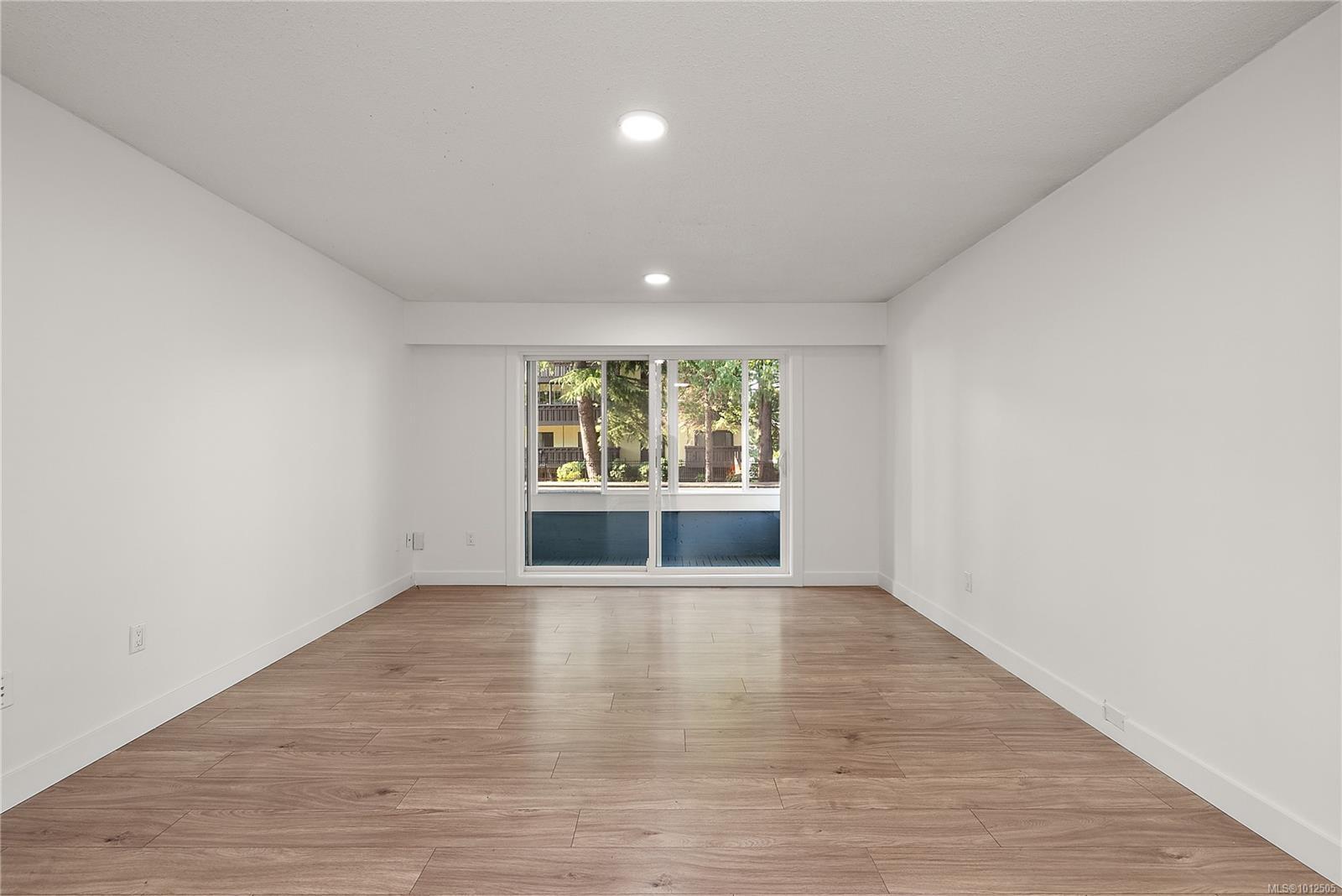 ESQUIMALT, British Columbia, V9A 3N4, CA, 3 Bedrooms Bedrooms, ,Residential,For Sale,1950886
