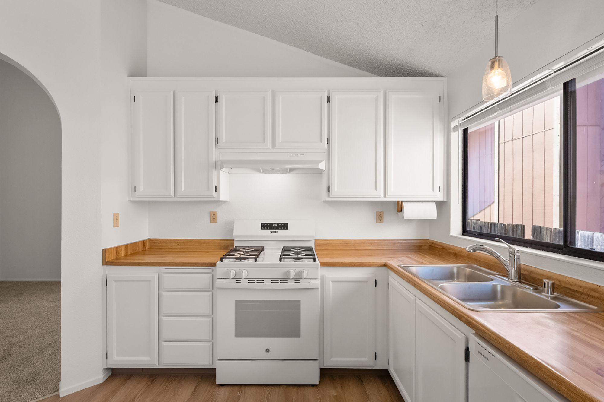 Single-level living + M Section location + owned solar + move-in ready - 物件實景