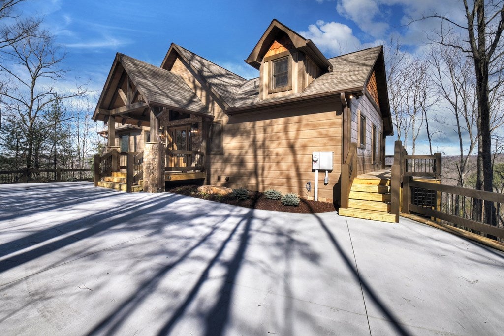 Mineral Bluff, Georgia, 30559, United States, 4 Bedrooms Bedrooms, ,4 BathroomsBathrooms,Residential,For Sale,2010498